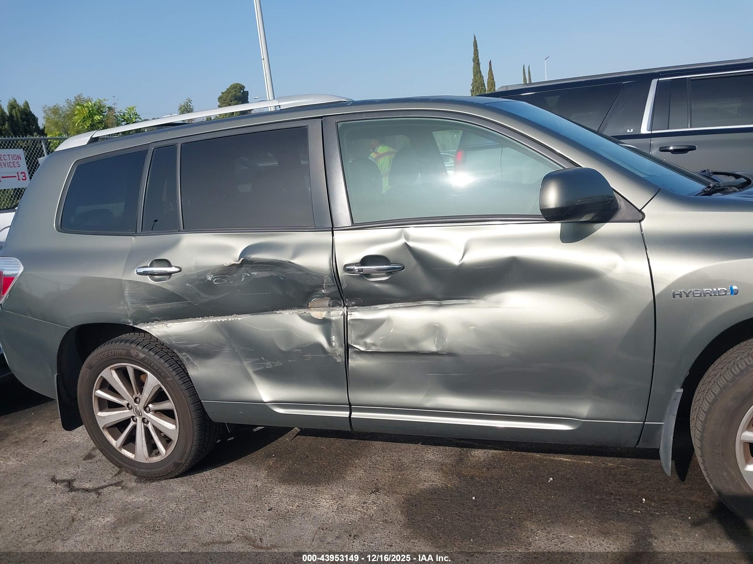 TOYOTA HIGHLANDER image 6