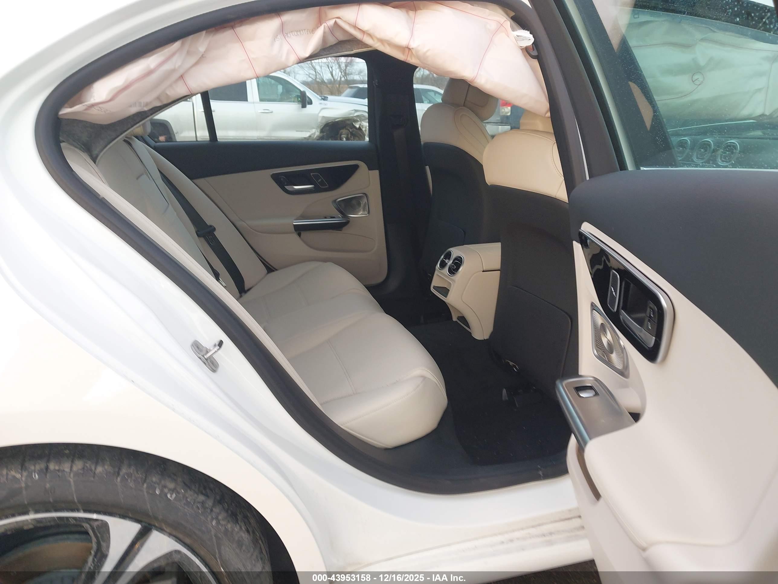 MERCEDES-BENZ C image 8