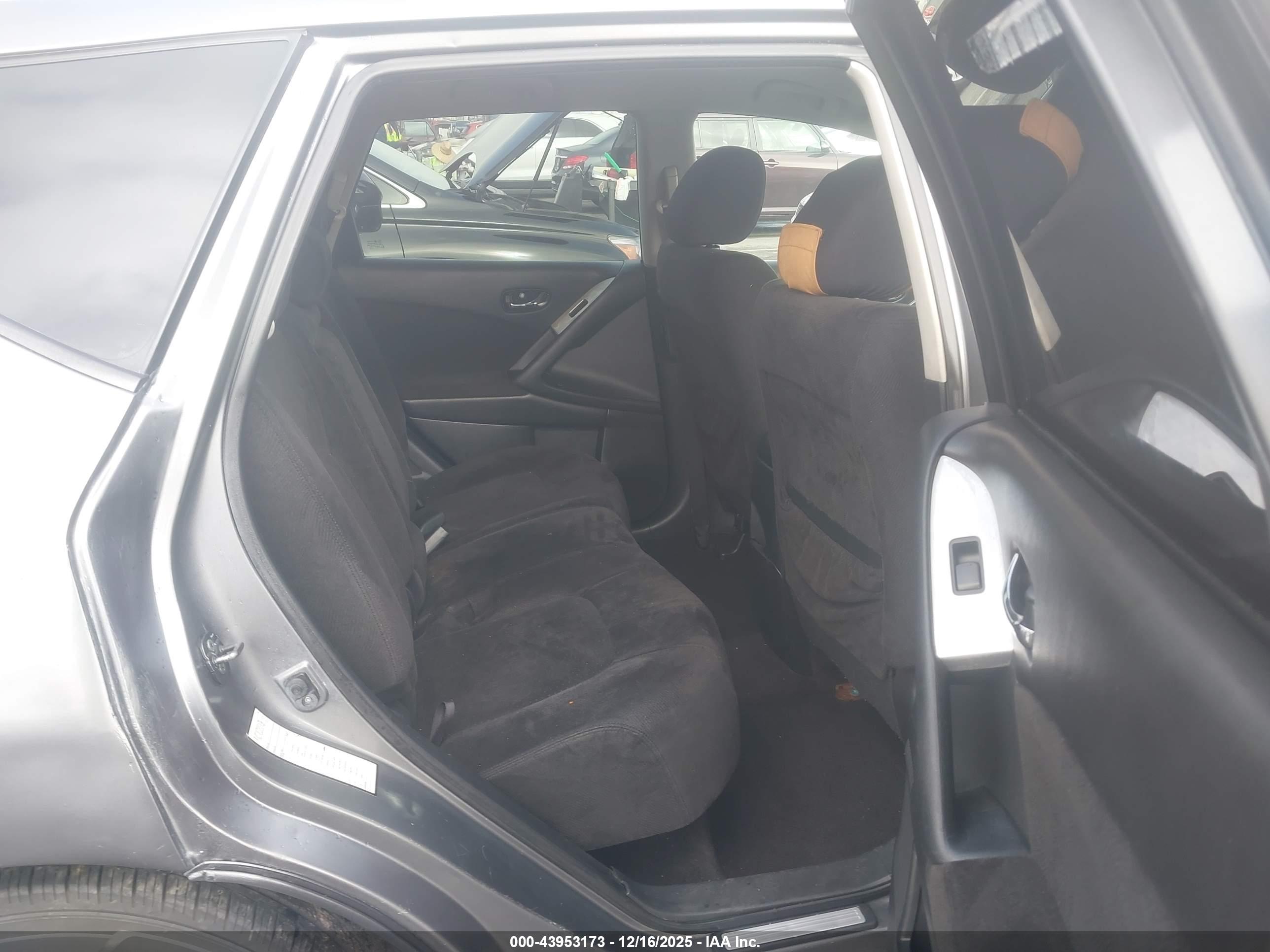 NISSAN MURANO image 8