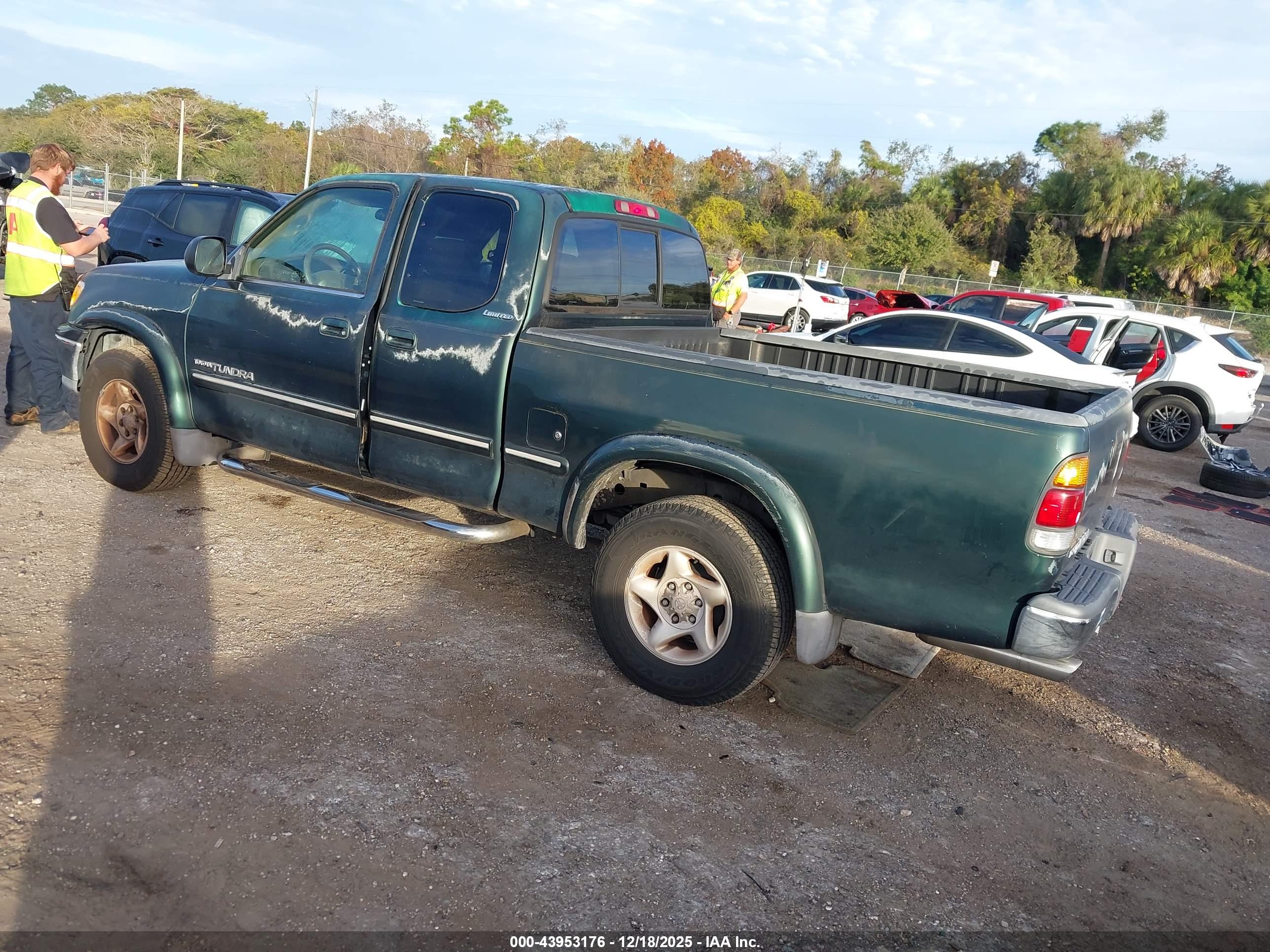 TOYOTA TUNDRA image 3