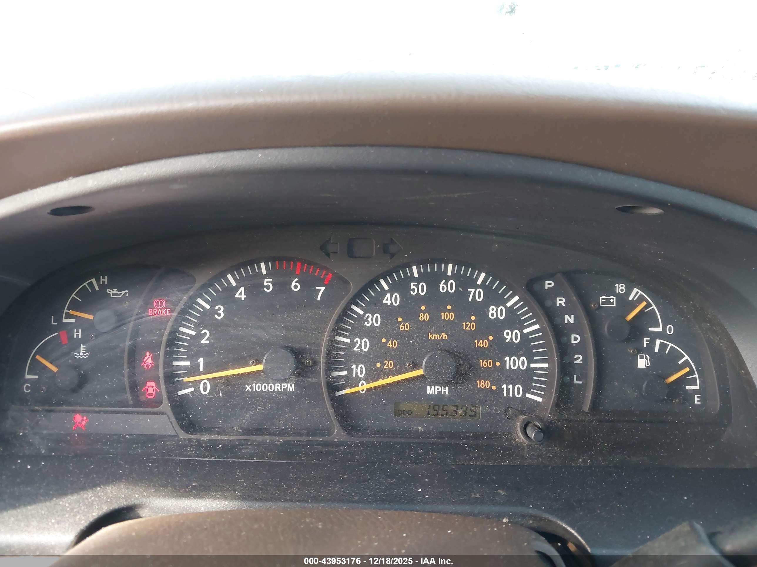 TOYOTA TUNDRA image 7