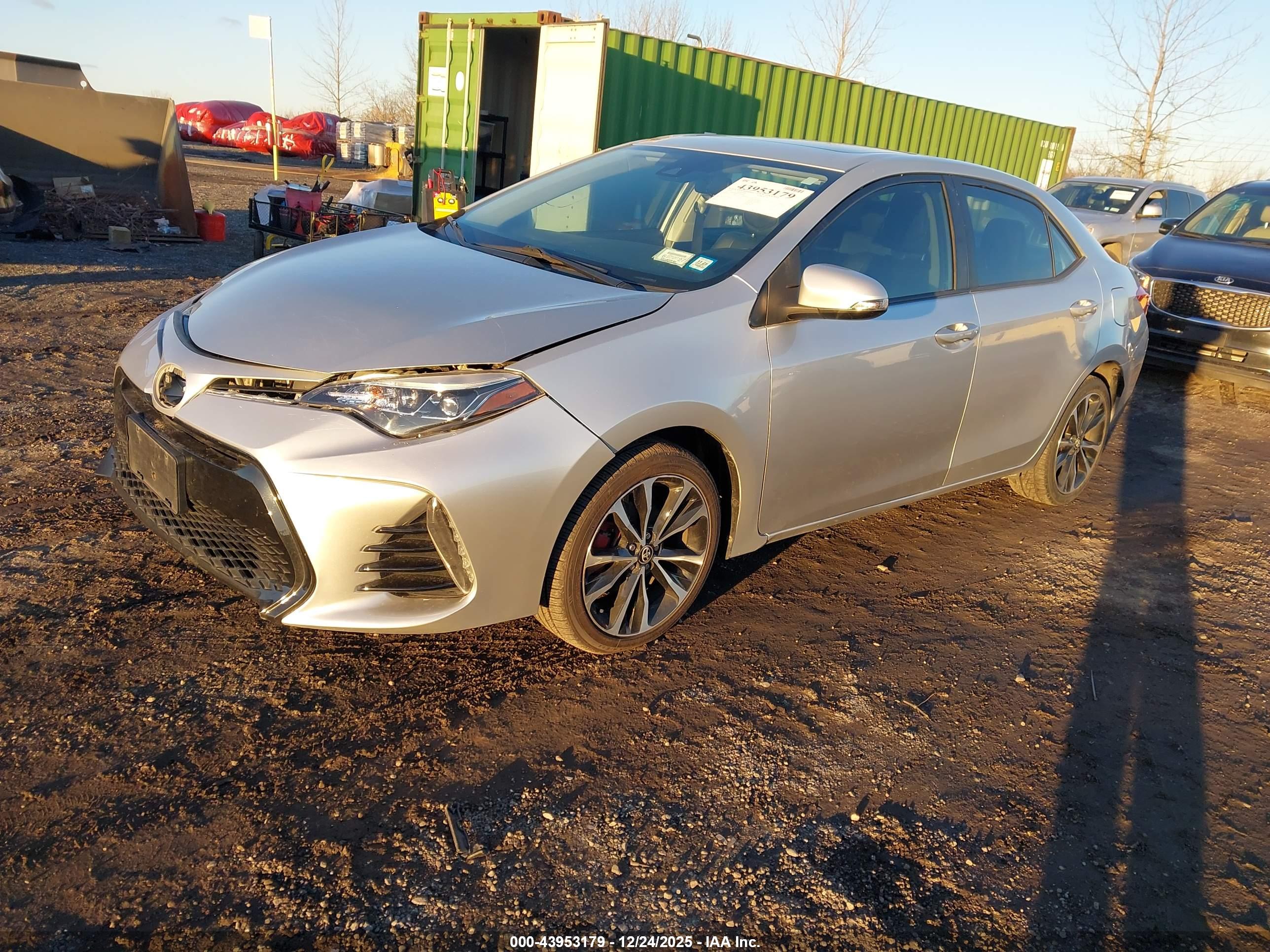 TOYOTA COROLLA image 2