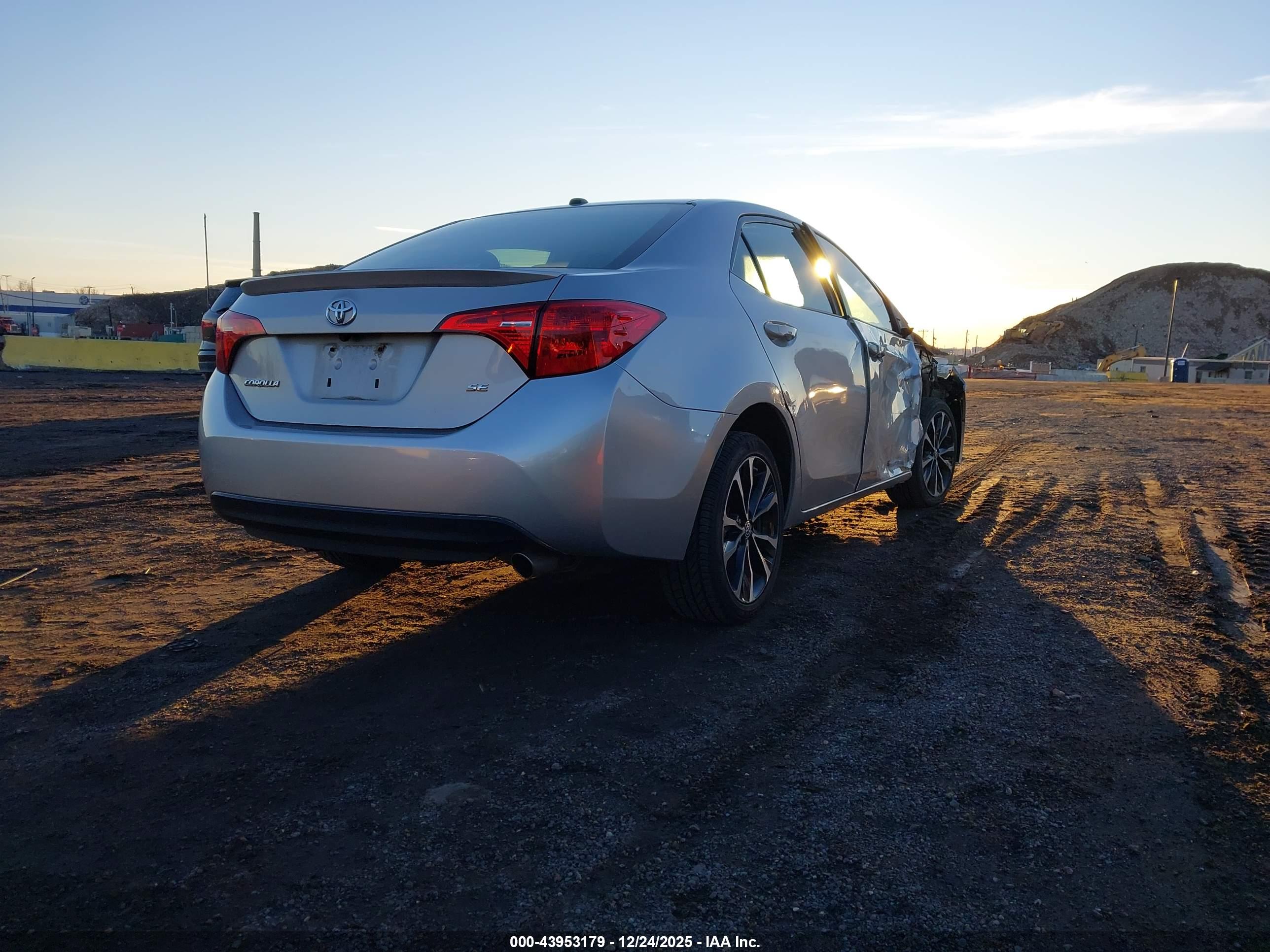TOYOTA COROLLA image 4