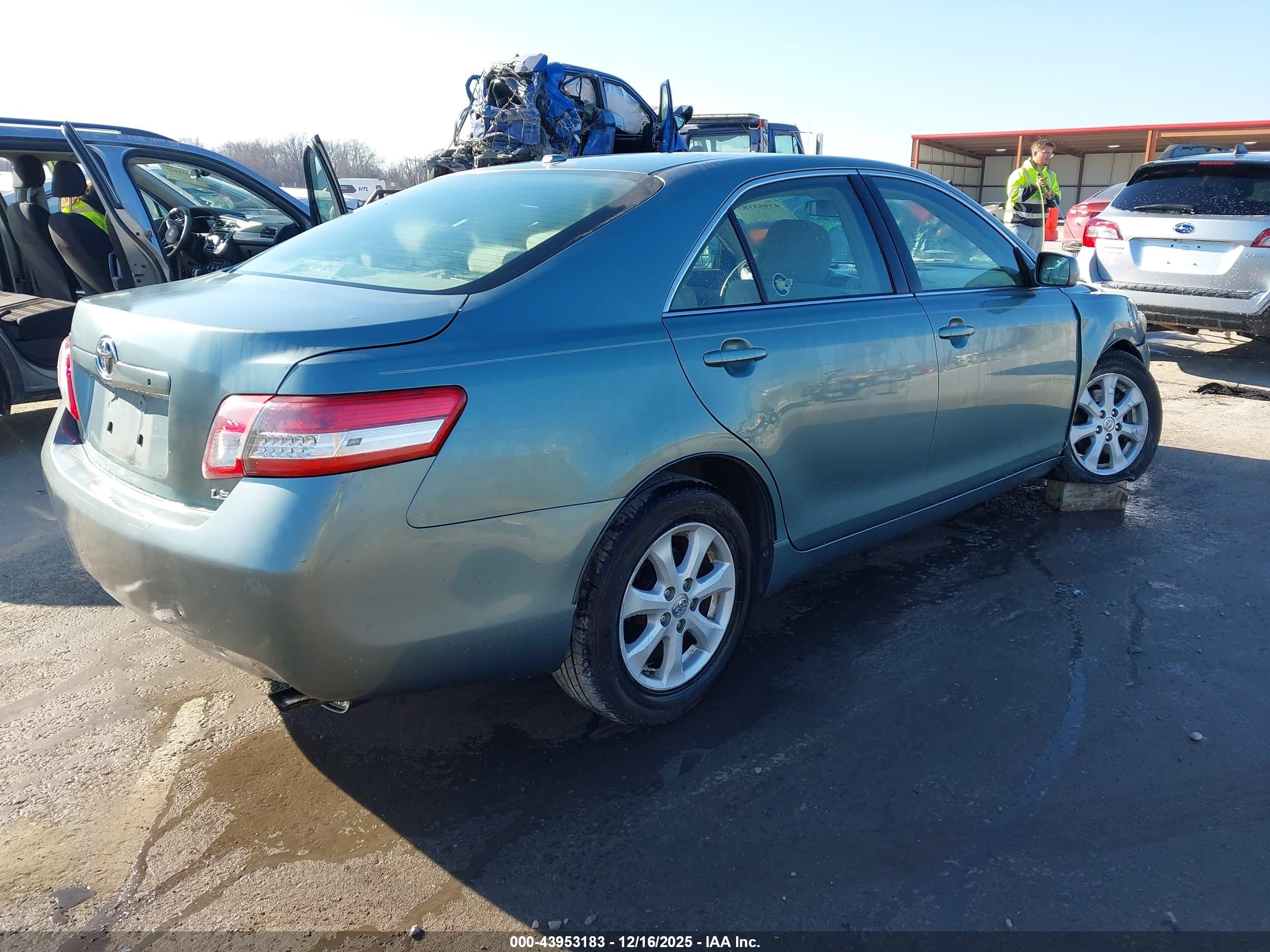 TOYOTA CAMRY image 4