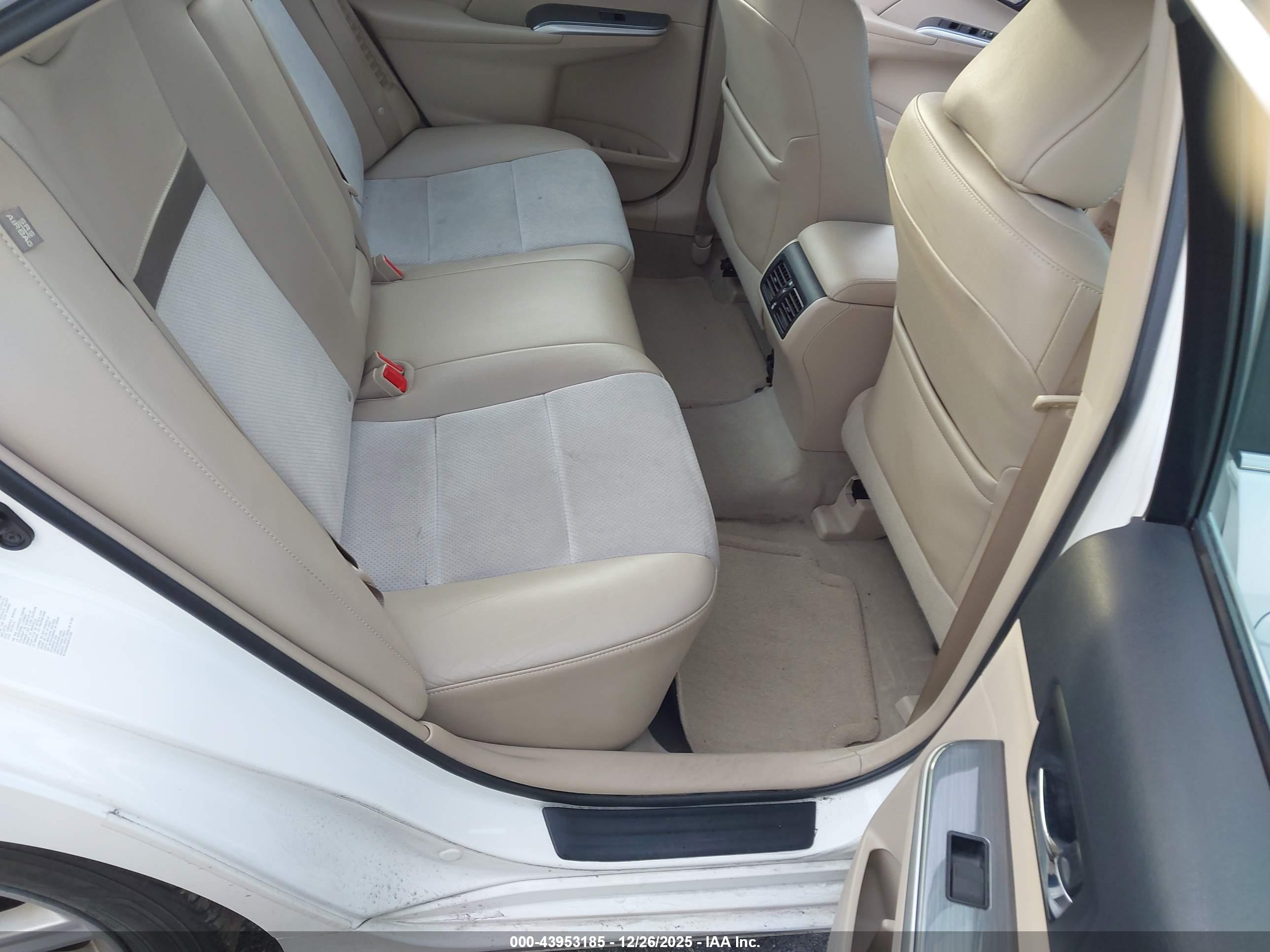 TOYOTA CAMRY image 8