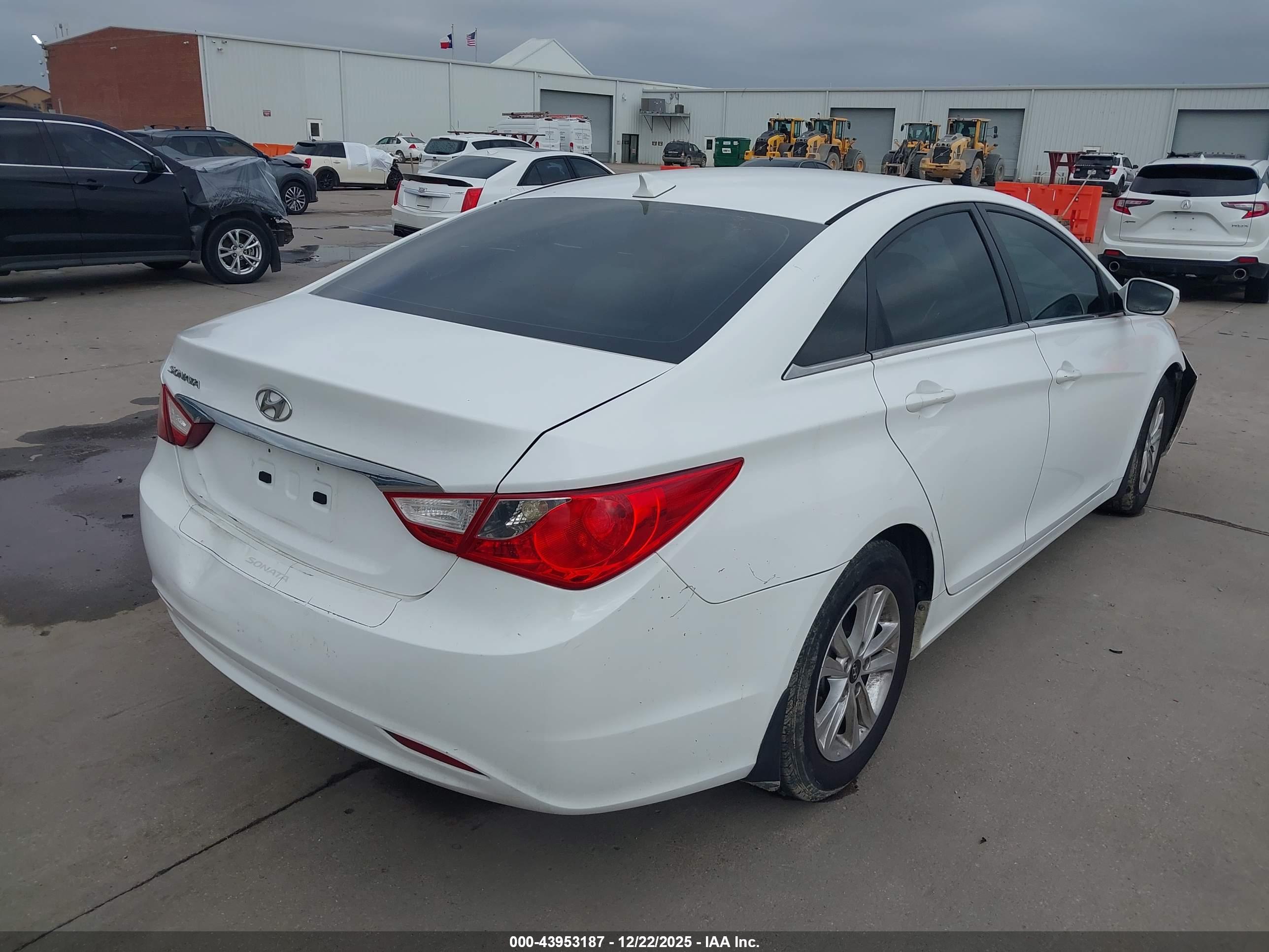 HYUNDAI SONATA image 4