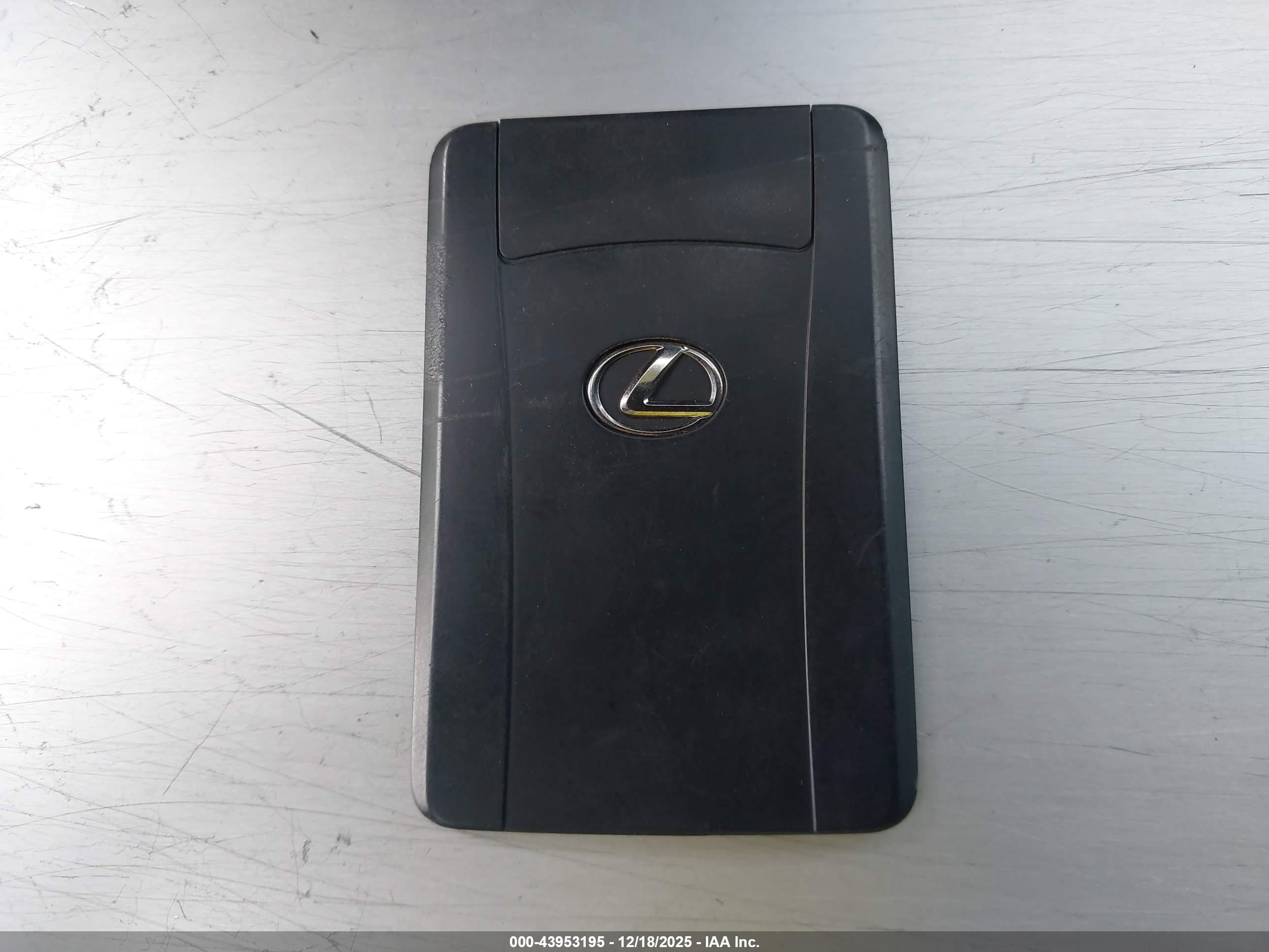 LEXUS RZ image 11