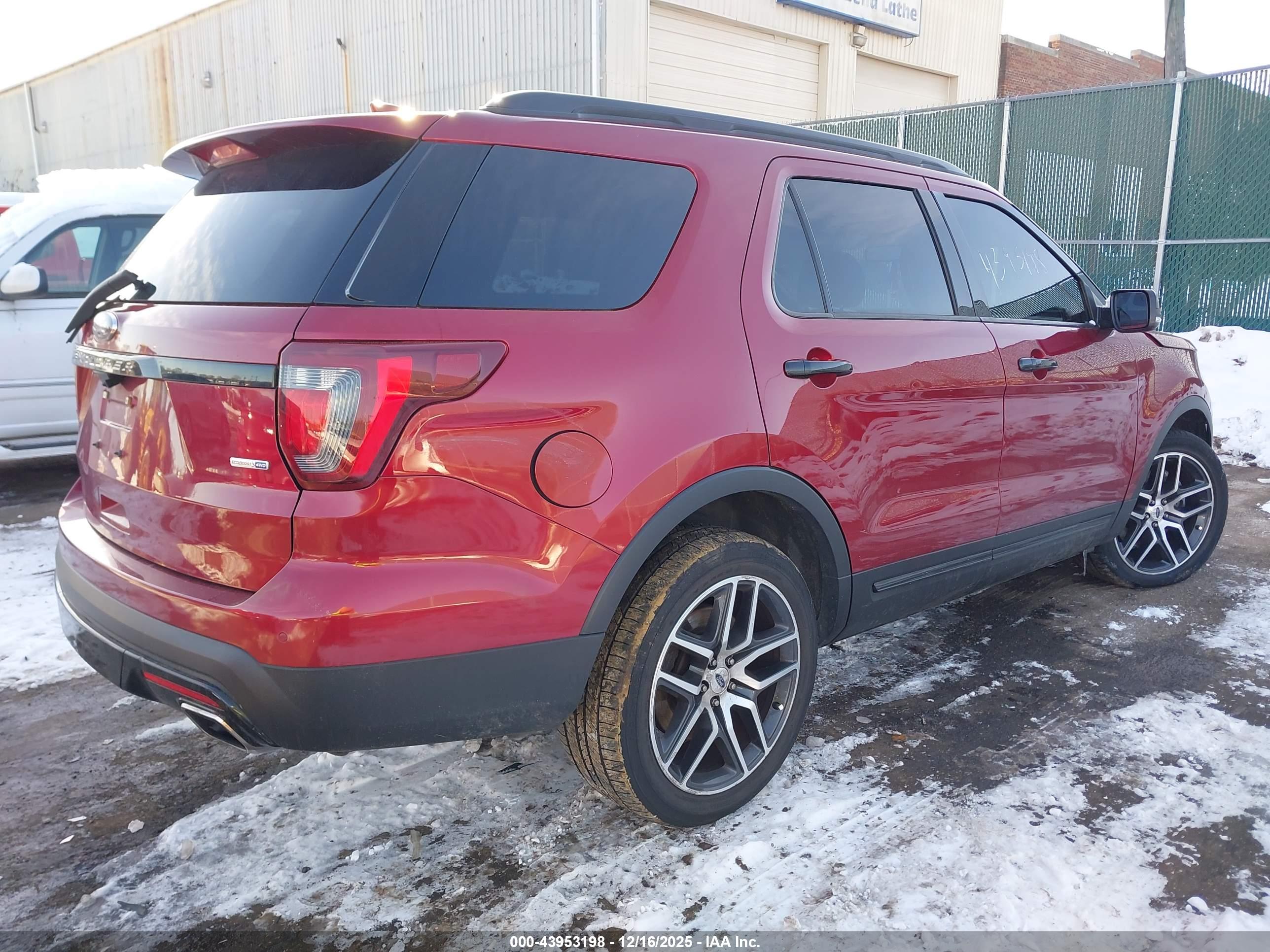 FORD EXPLORER image 4