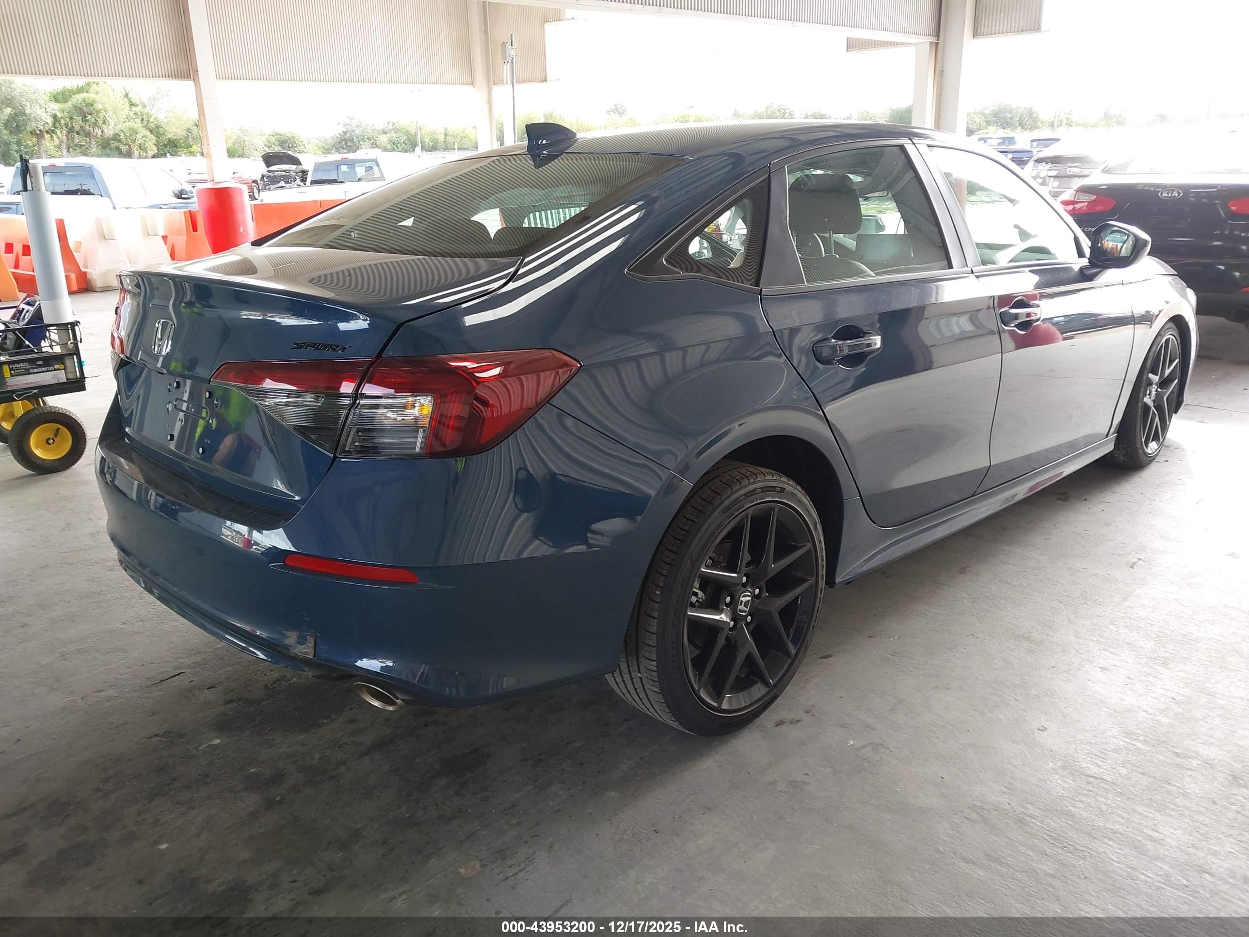 HONDA CIVIC image 4