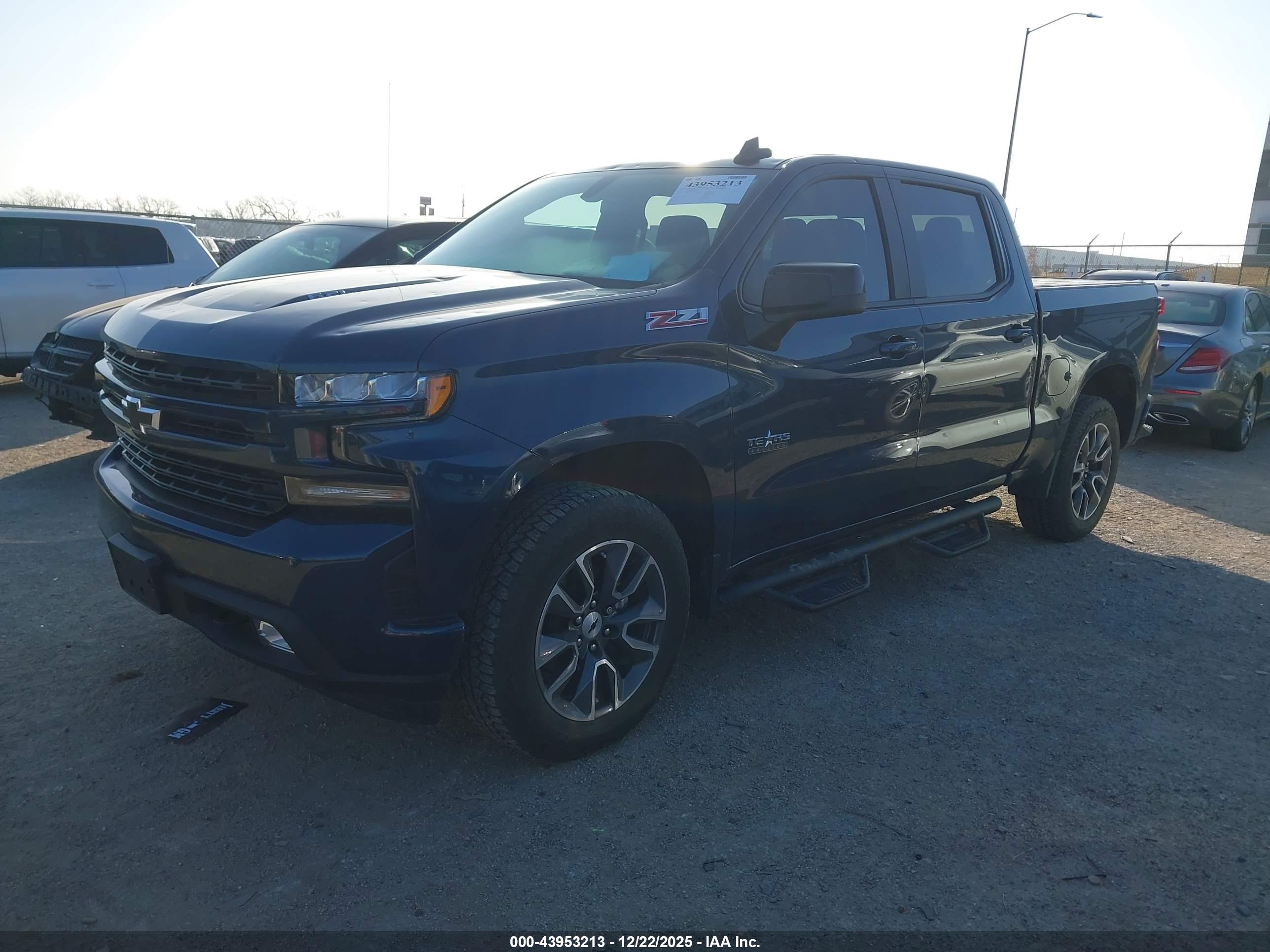 CHEVROLET SILVERADO image 2