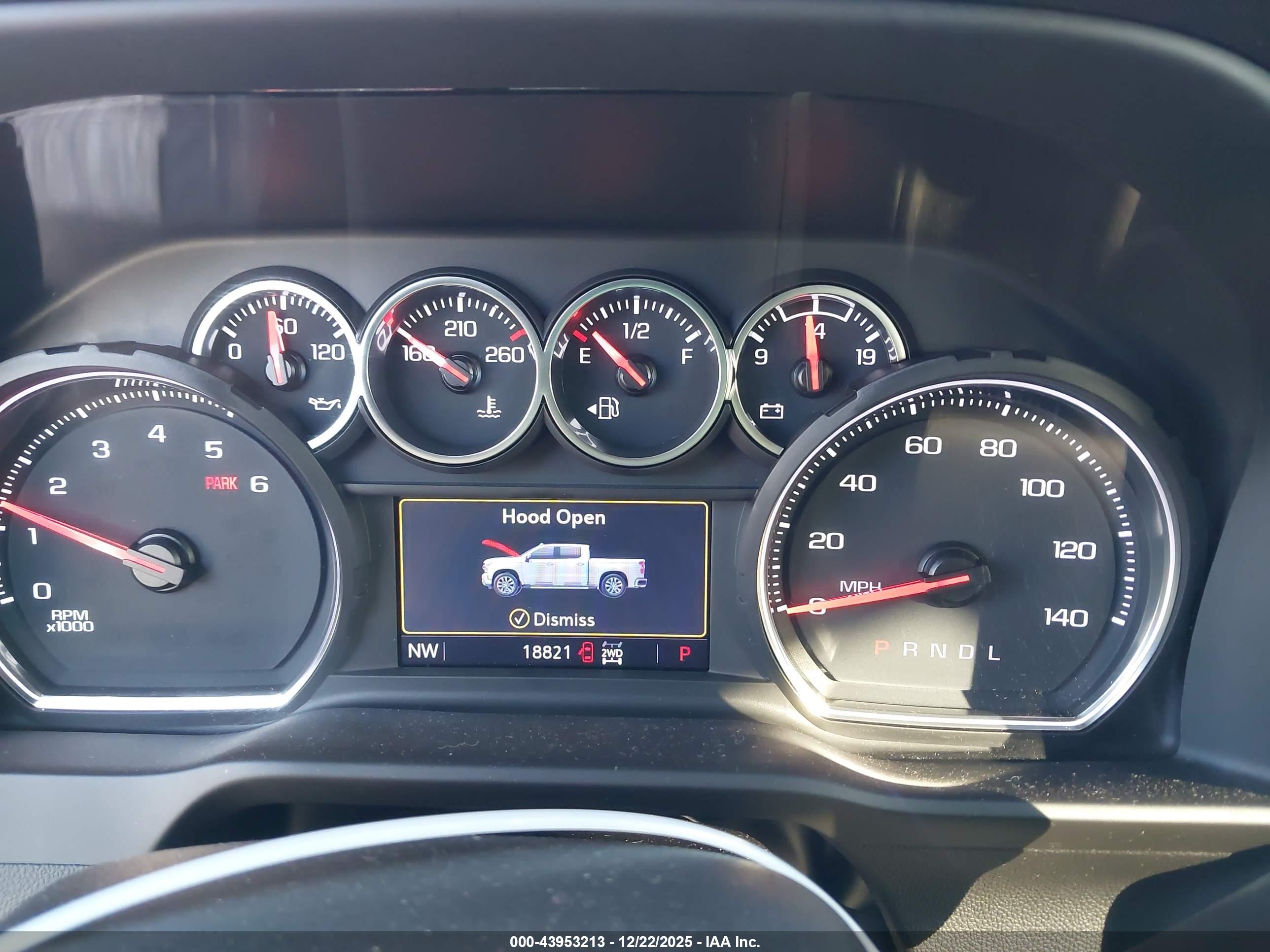 CHEVROLET SILVERADO image 7