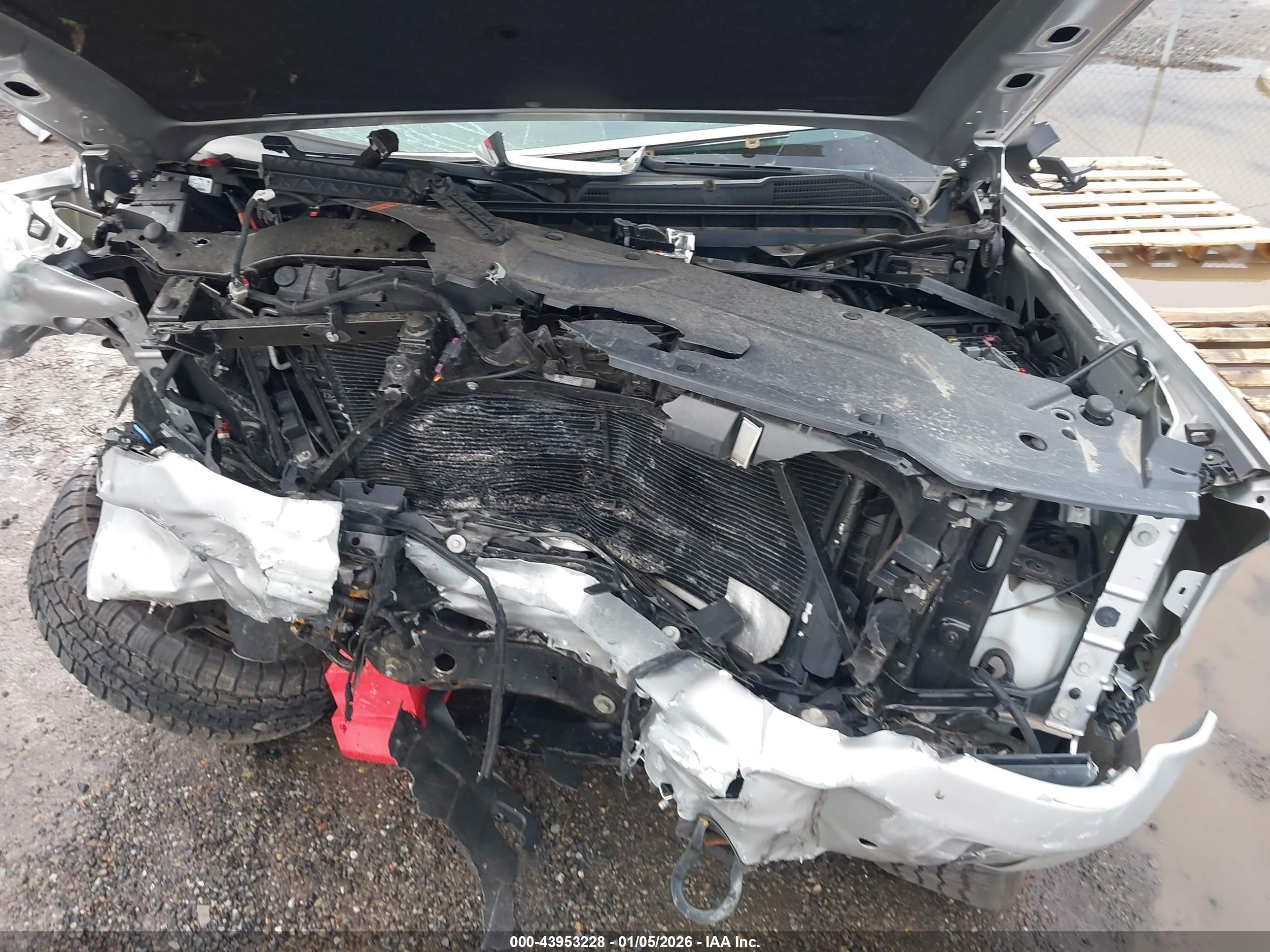 CHEVROLET SILVERADO image 10