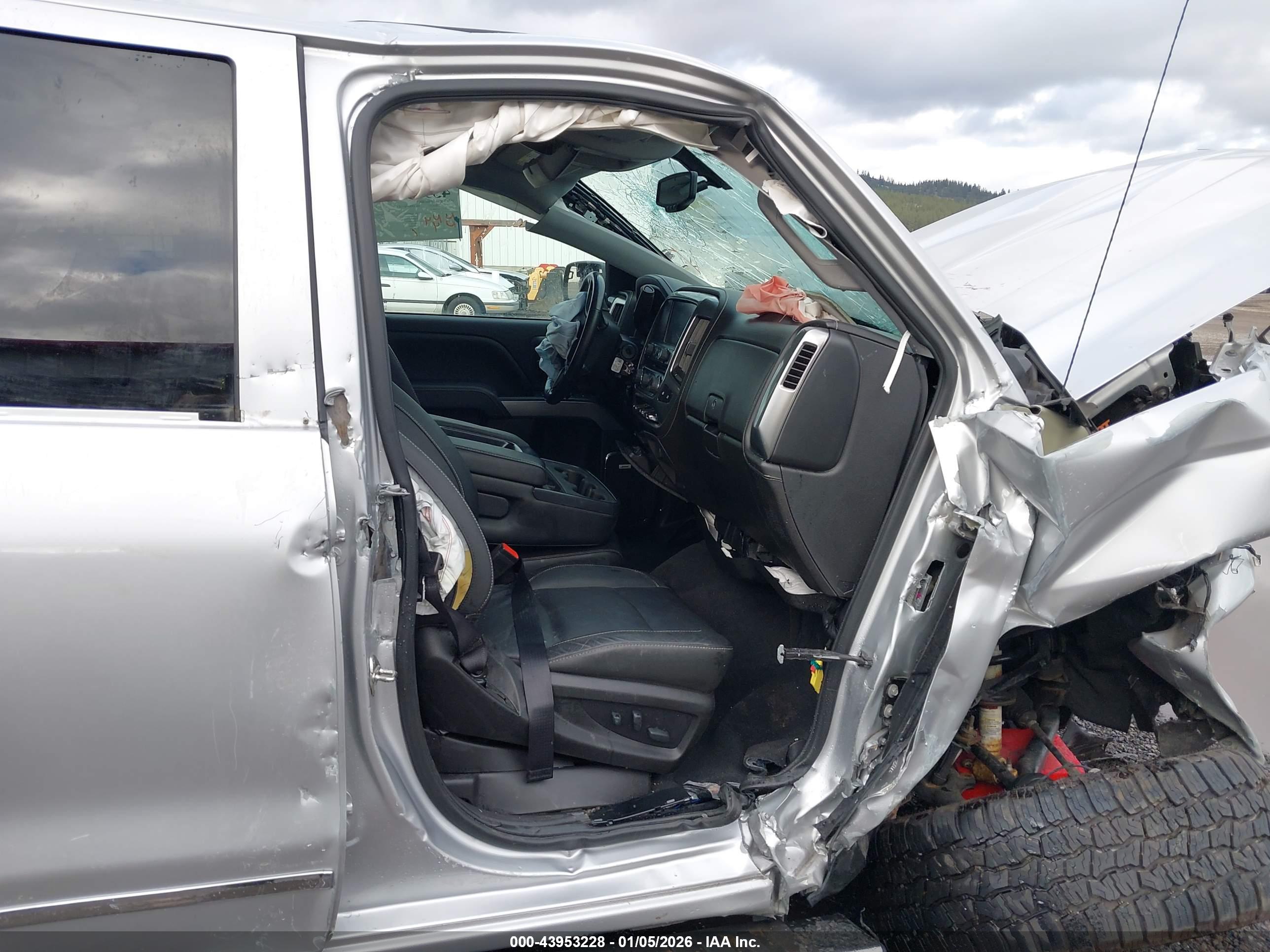 CHEVROLET SILVERADO image 5