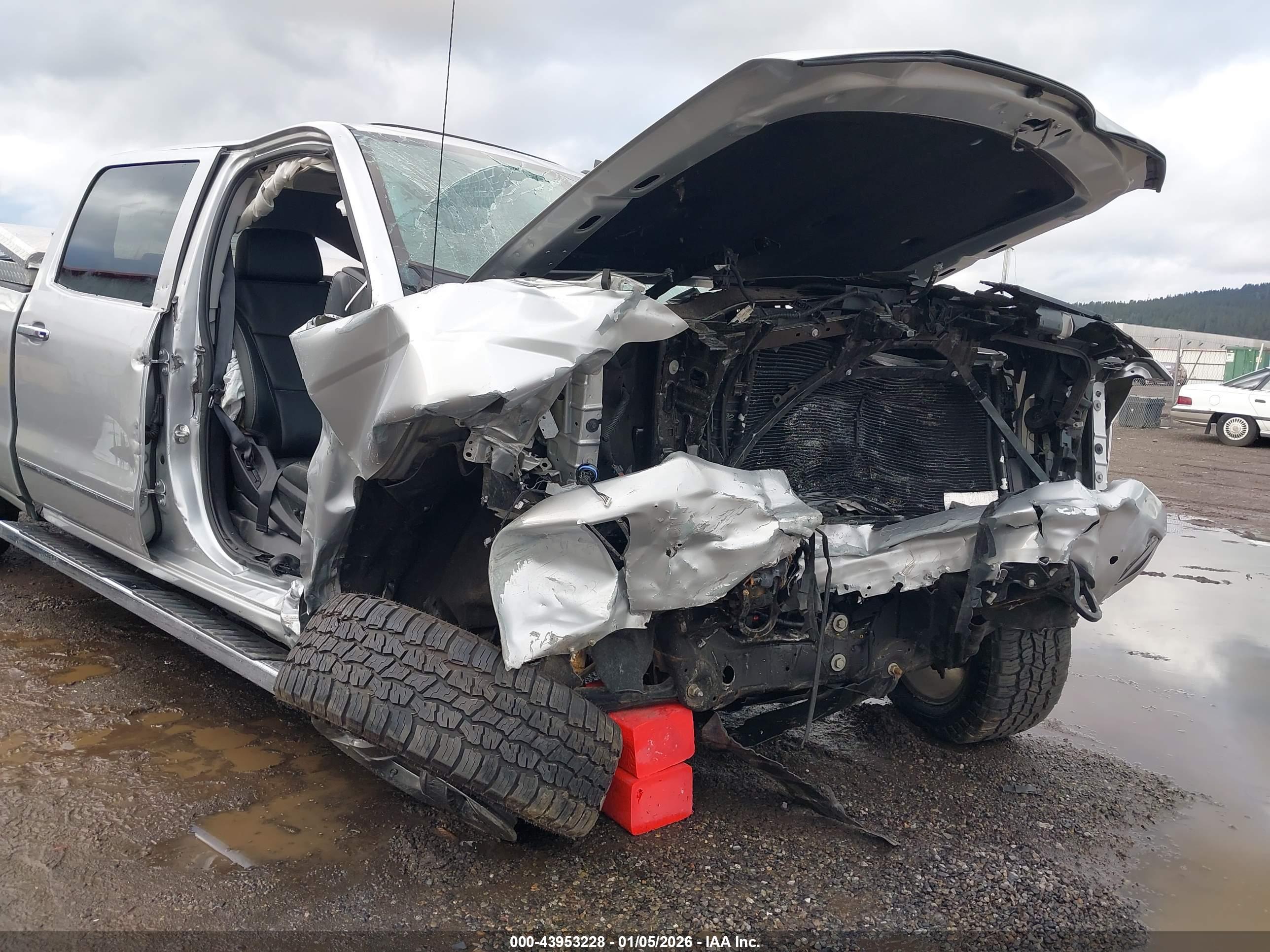 CHEVROLET SILVERADO image 6