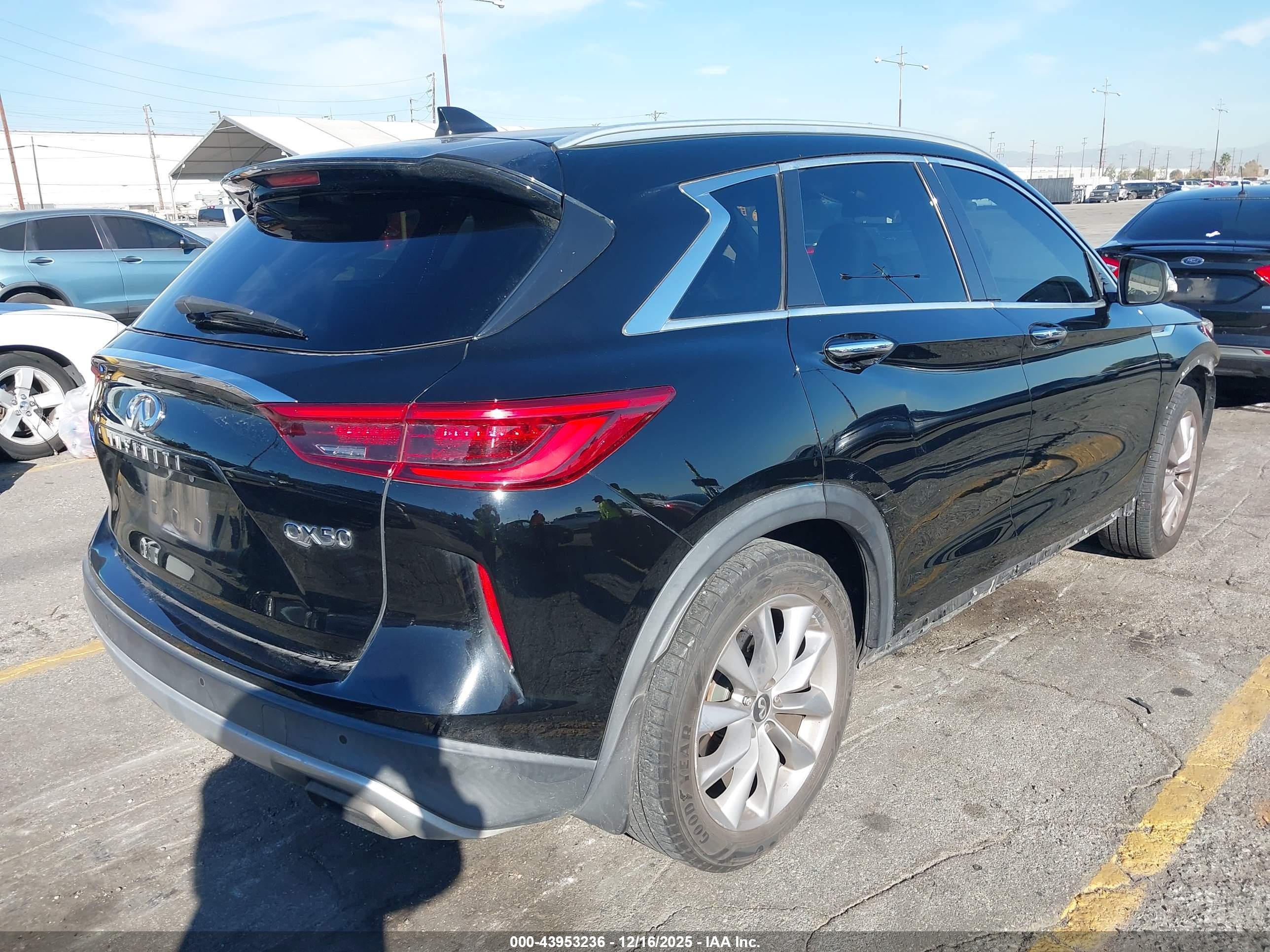 INFINITI QX50 image 4