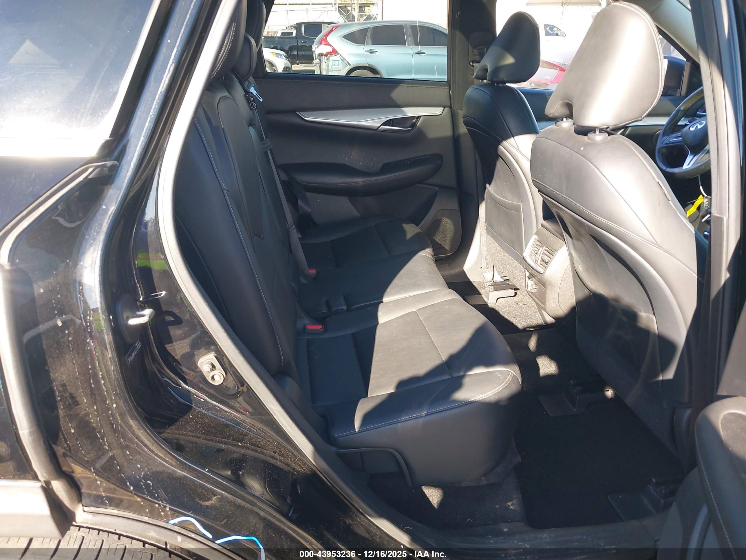 INFINITI QX50 image 8