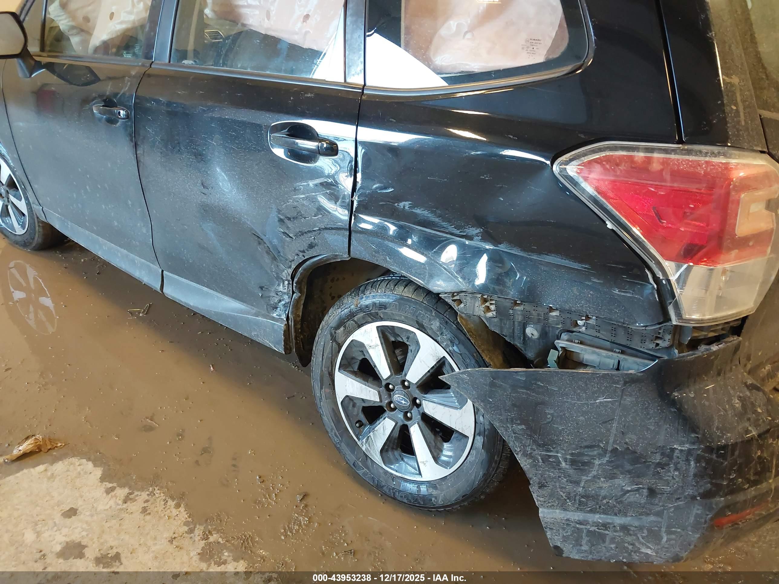 SUBARU FORESTER image 6