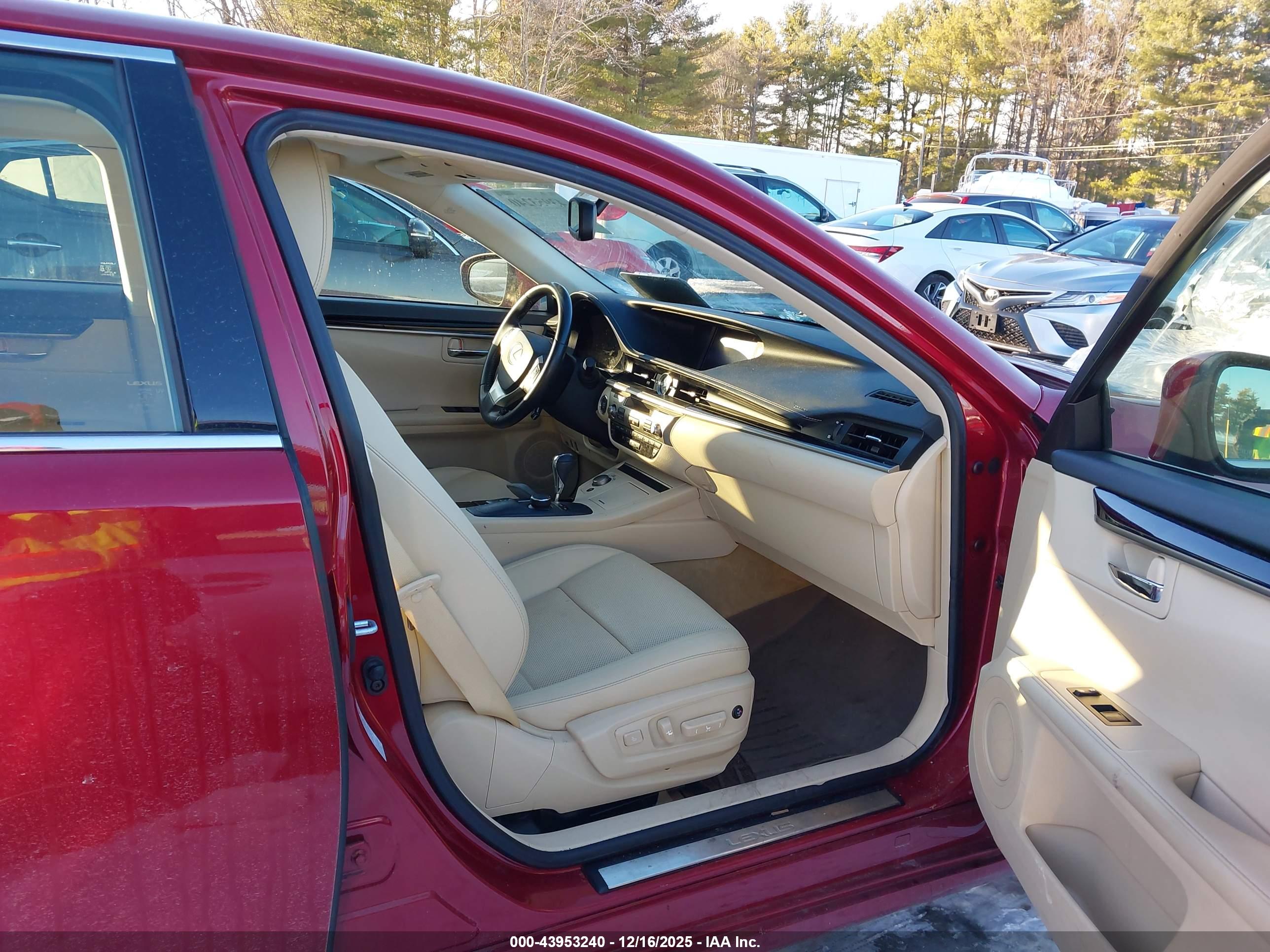 LEXUS ES image 5