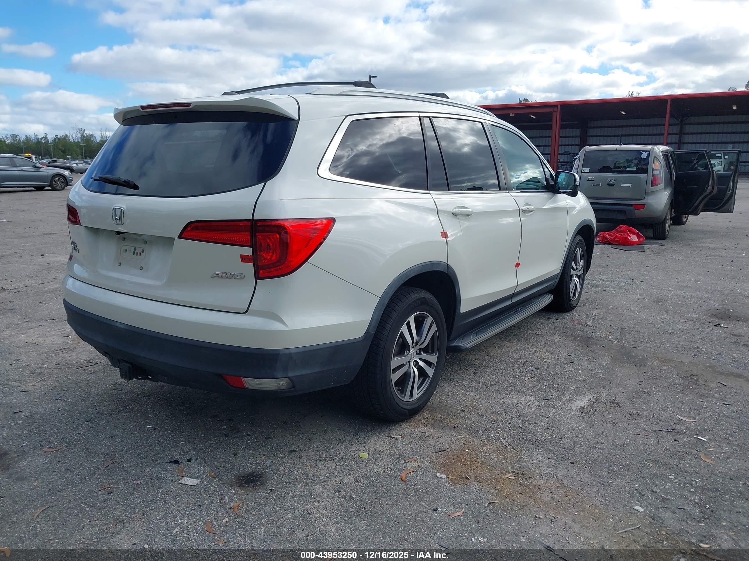 HONDA PILOT image 4