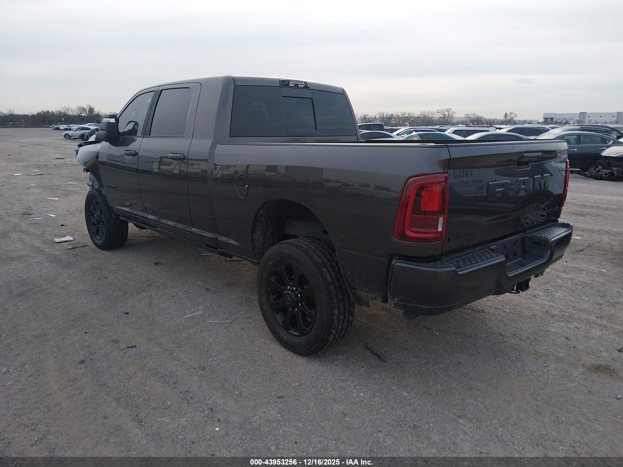 RAM 2500 image 3