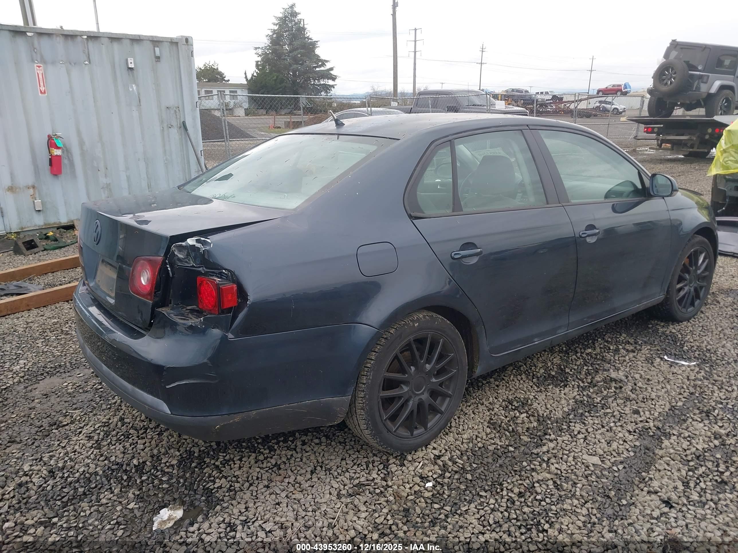 VOLKSWAGEN JETTA image 4