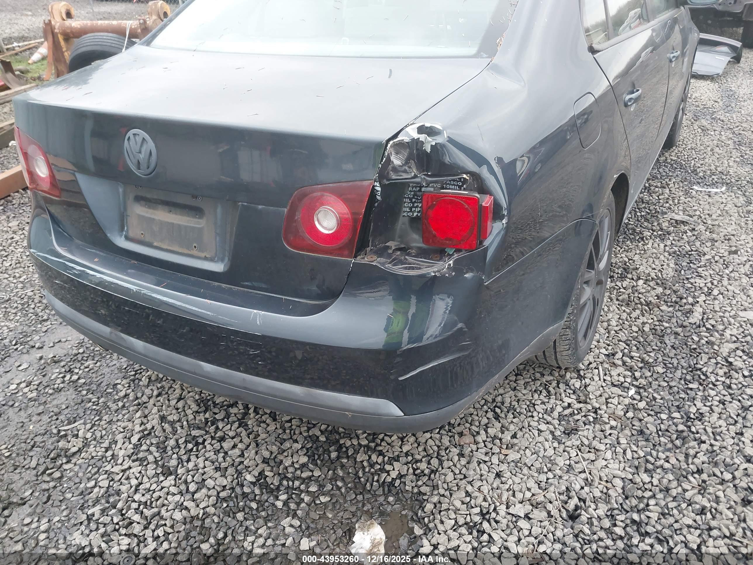 VOLKSWAGEN JETTA image 6