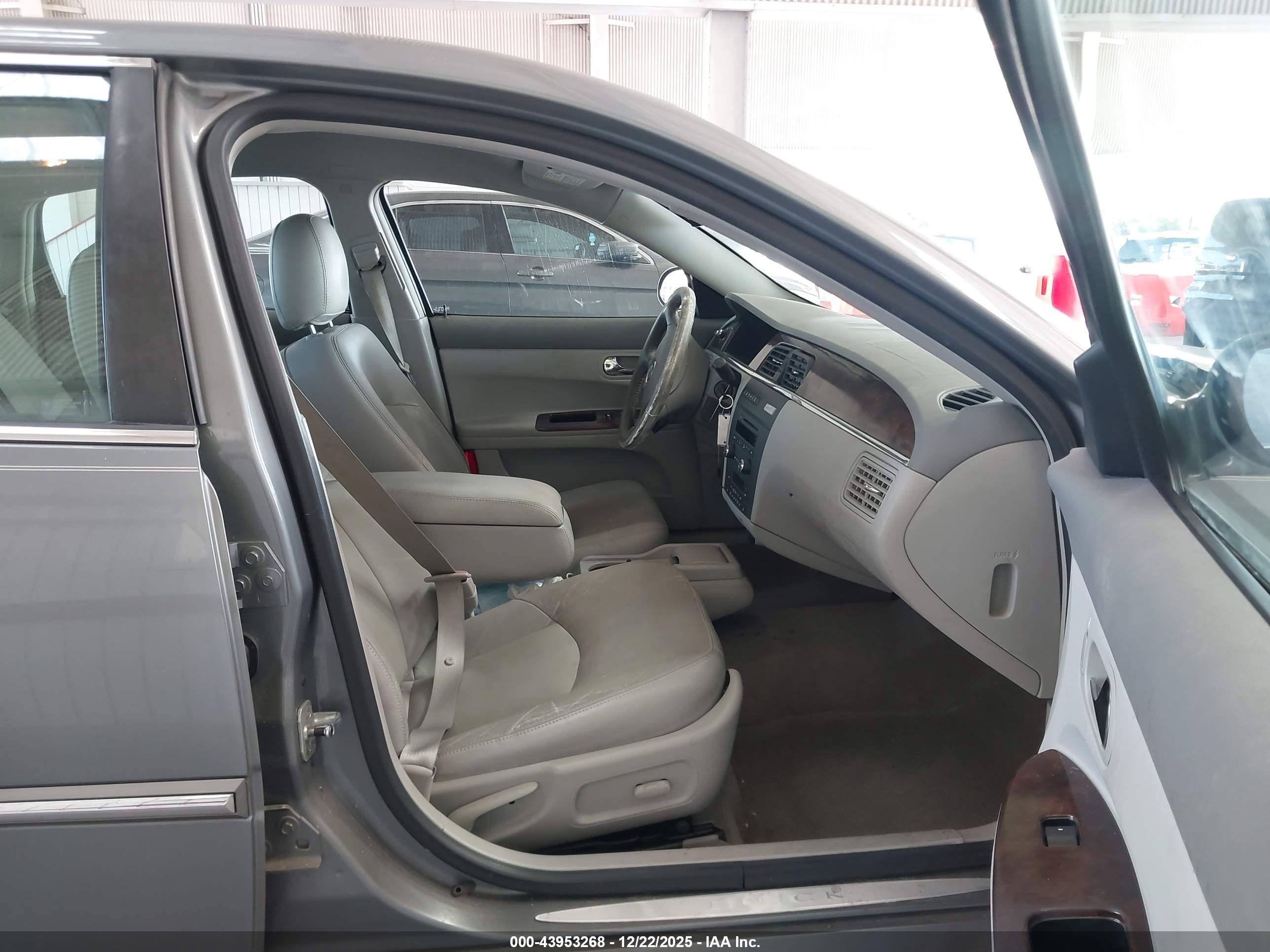 BUICK LACROSSE image 5