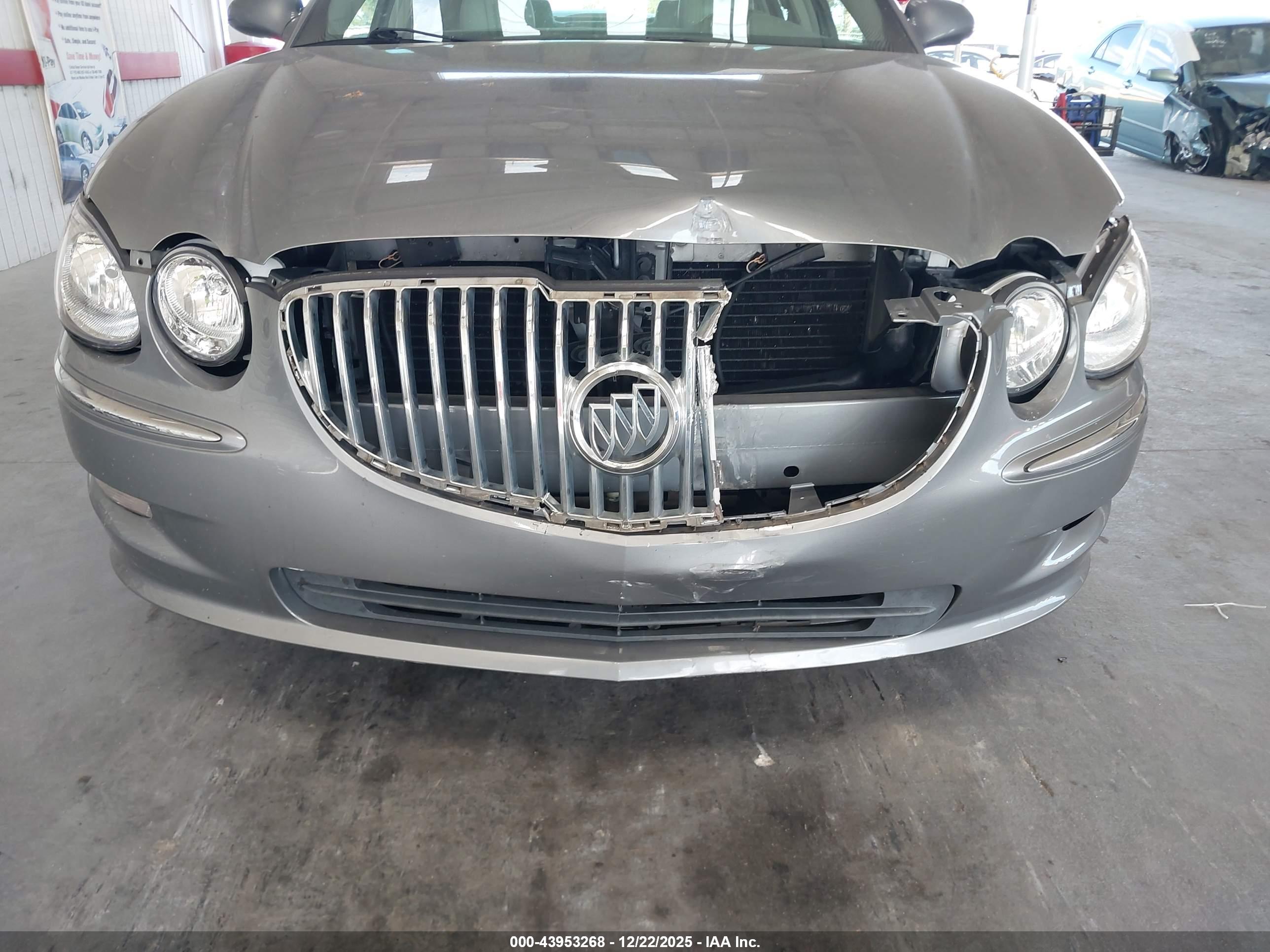 BUICK LACROSSE image 6