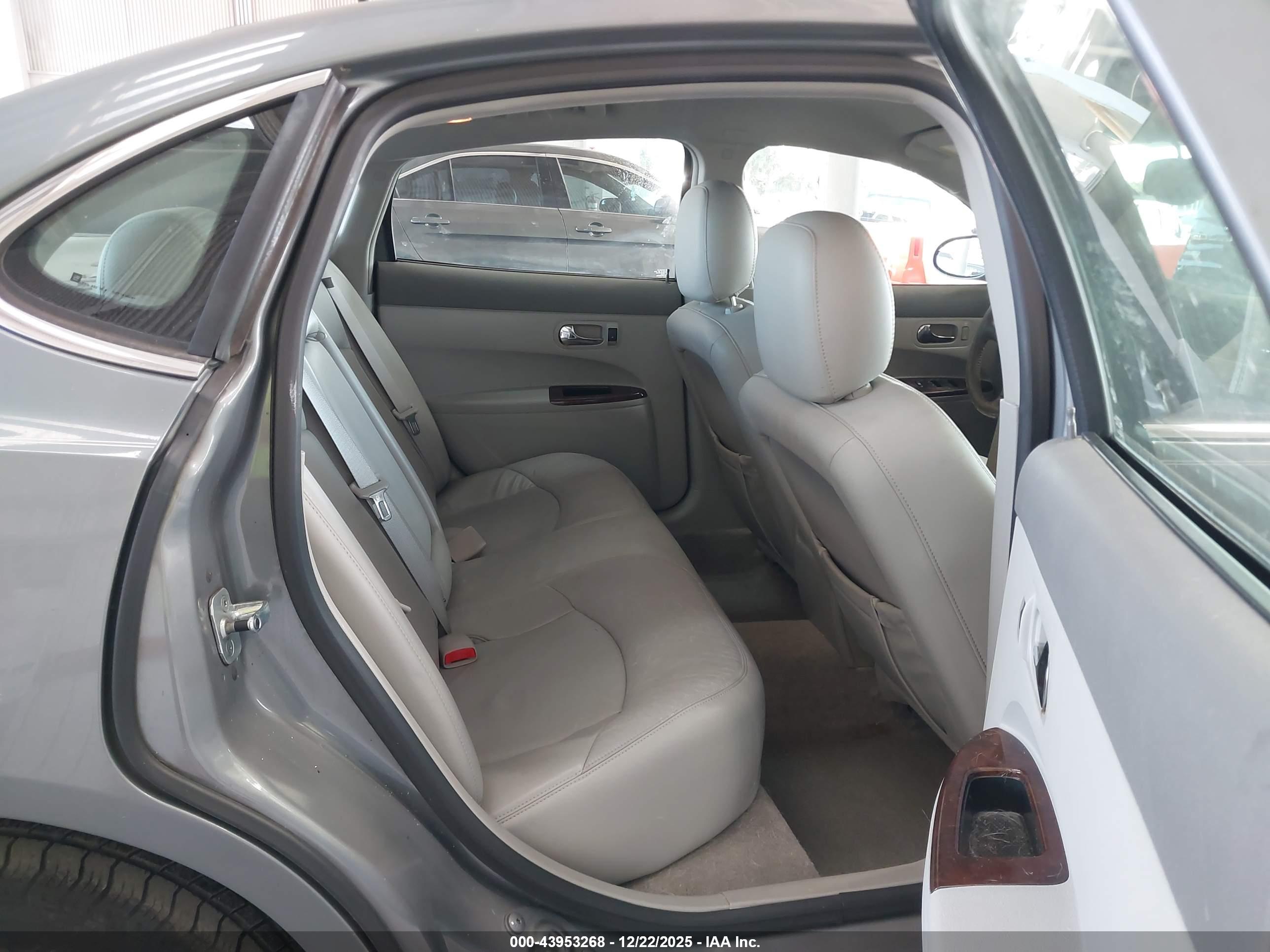 BUICK LACROSSE image 8