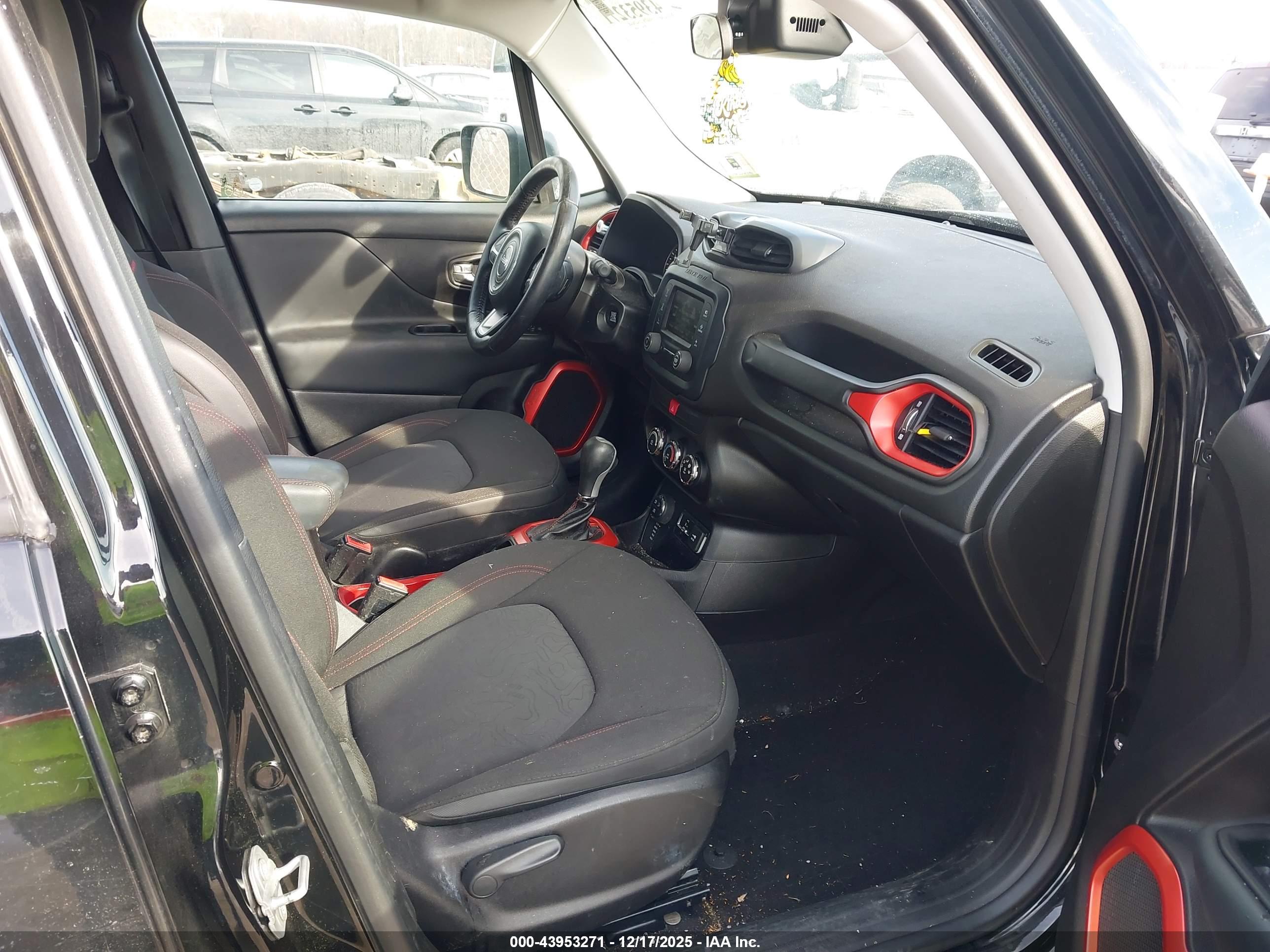 JEEP RENEGADE image 5