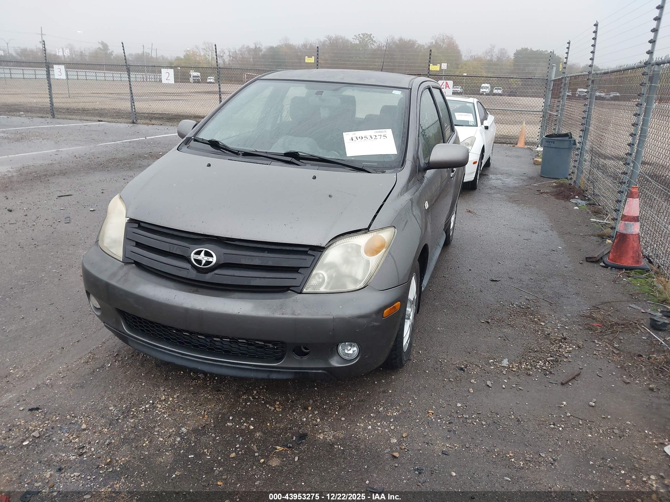 SCION XA image 2