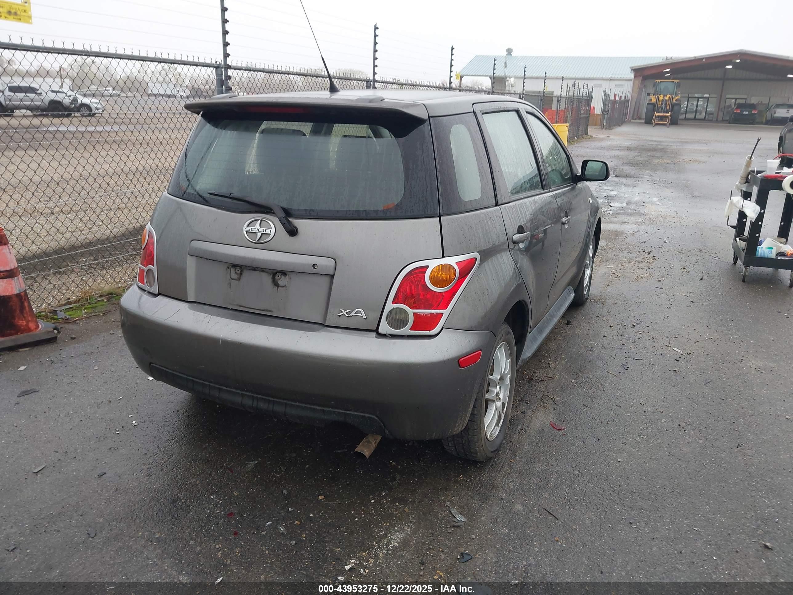SCION XA image 4