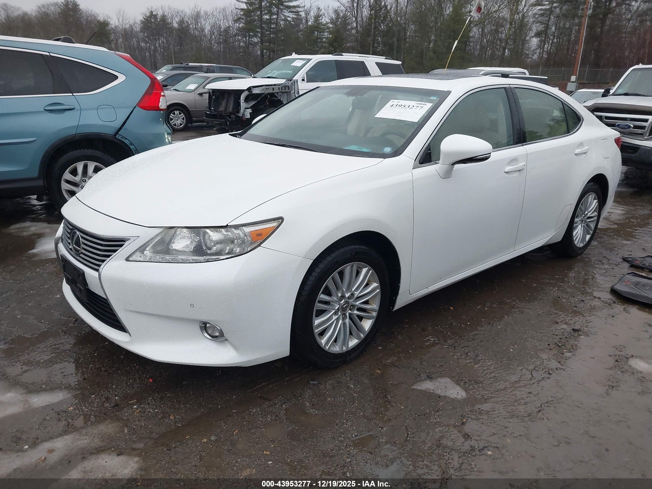 LEXUS ES image 2