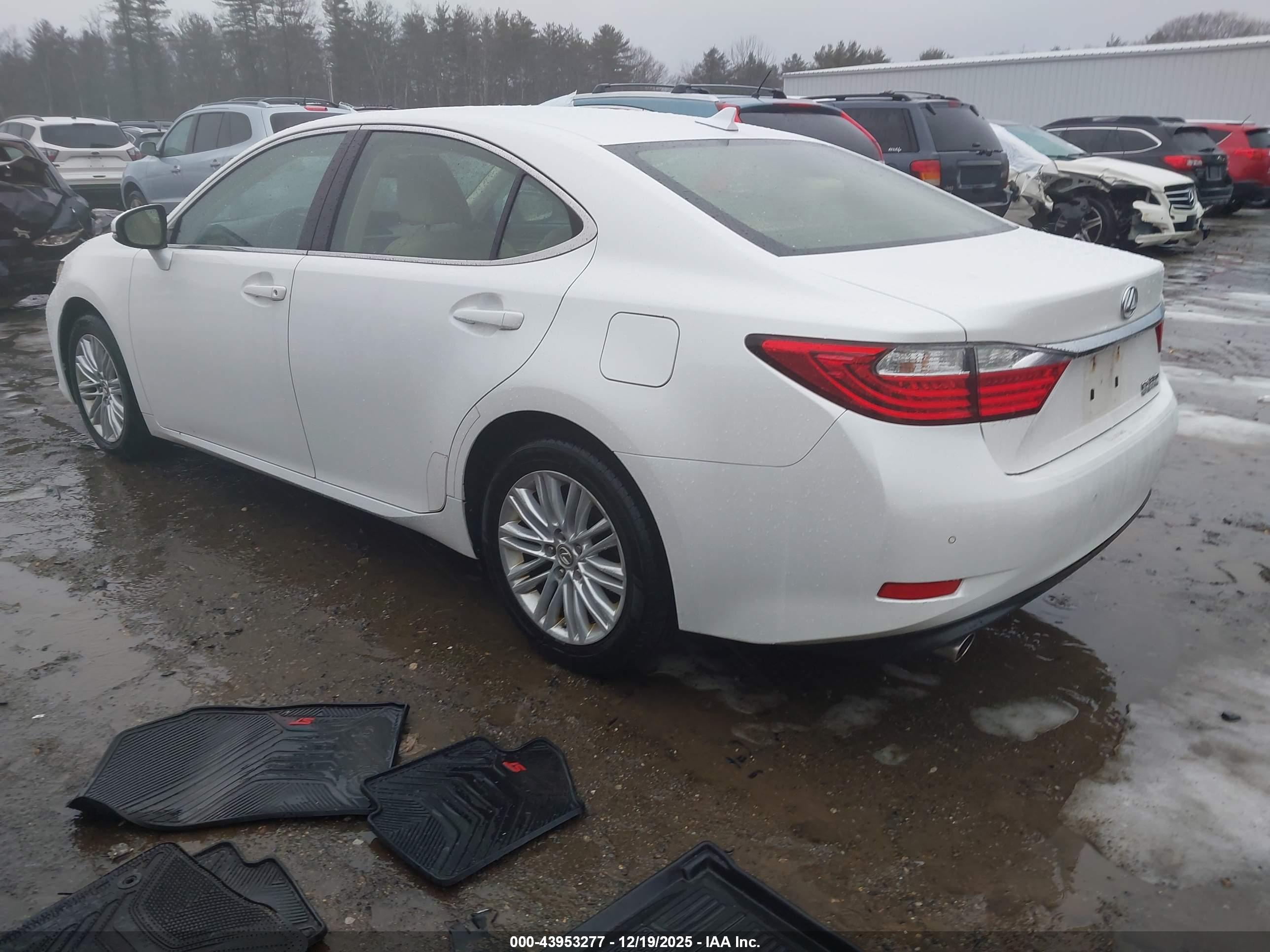LEXUS ES image 3