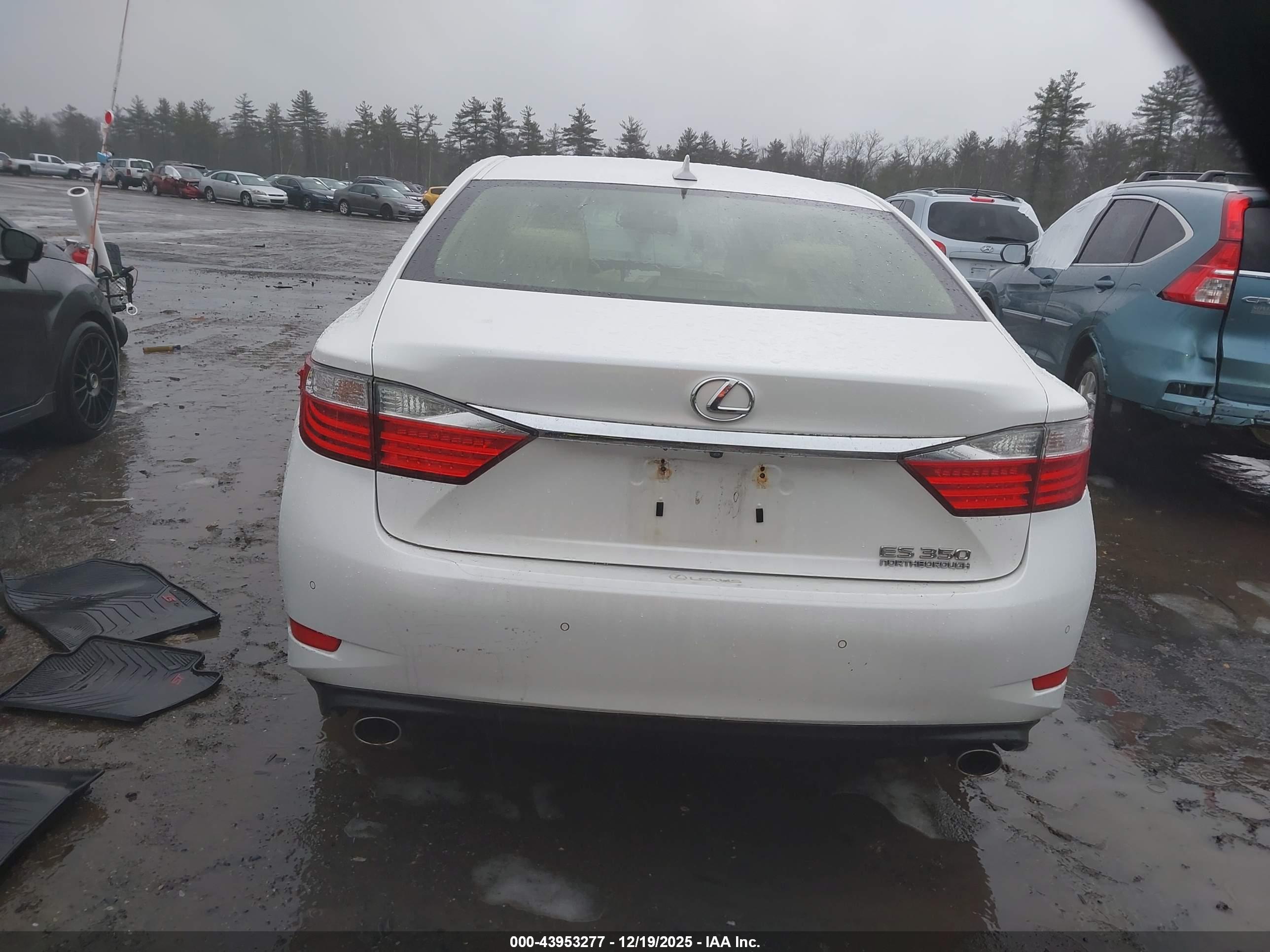 LEXUS ES image 6