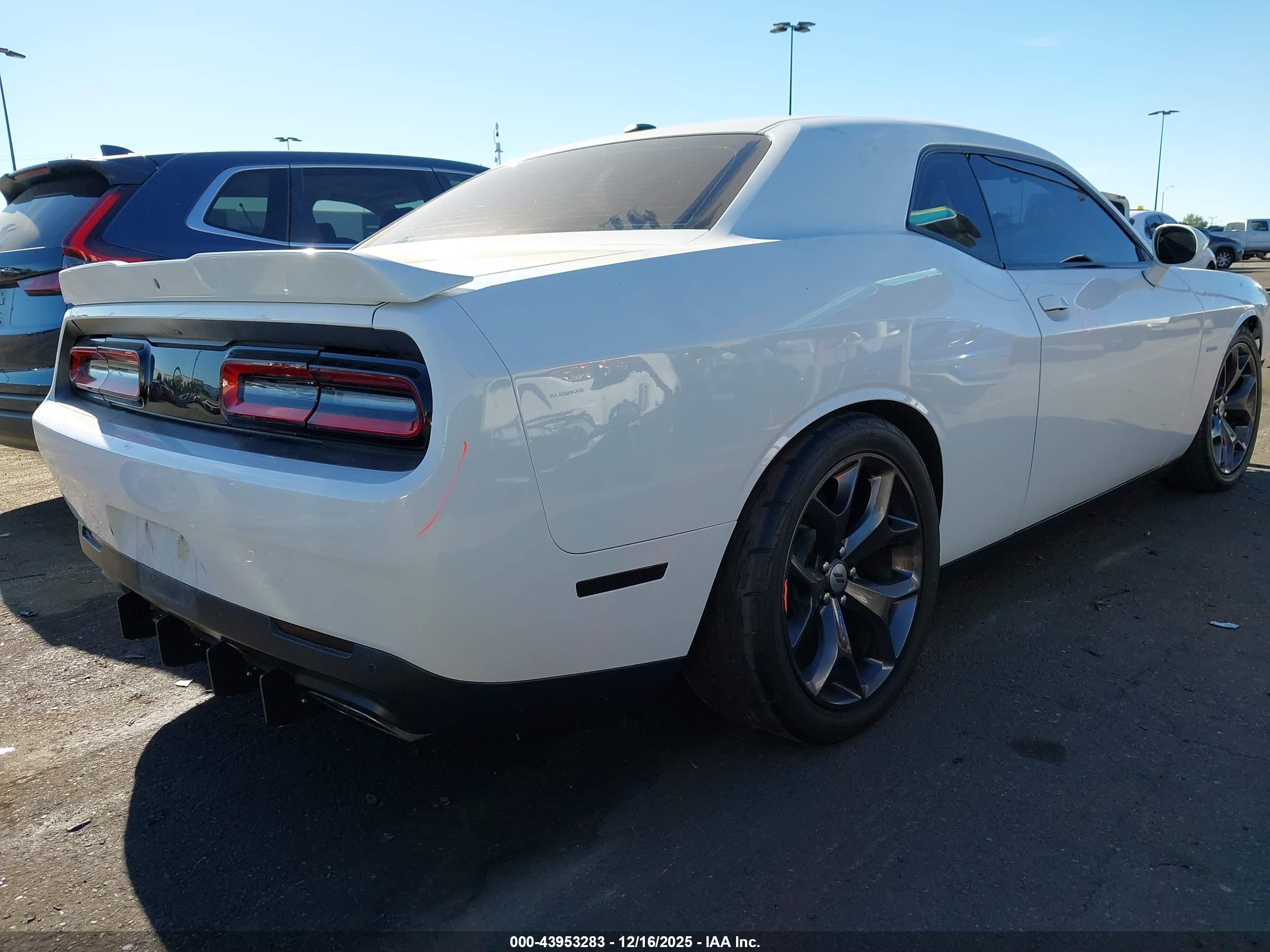 DODGE CHALLENGER image 4