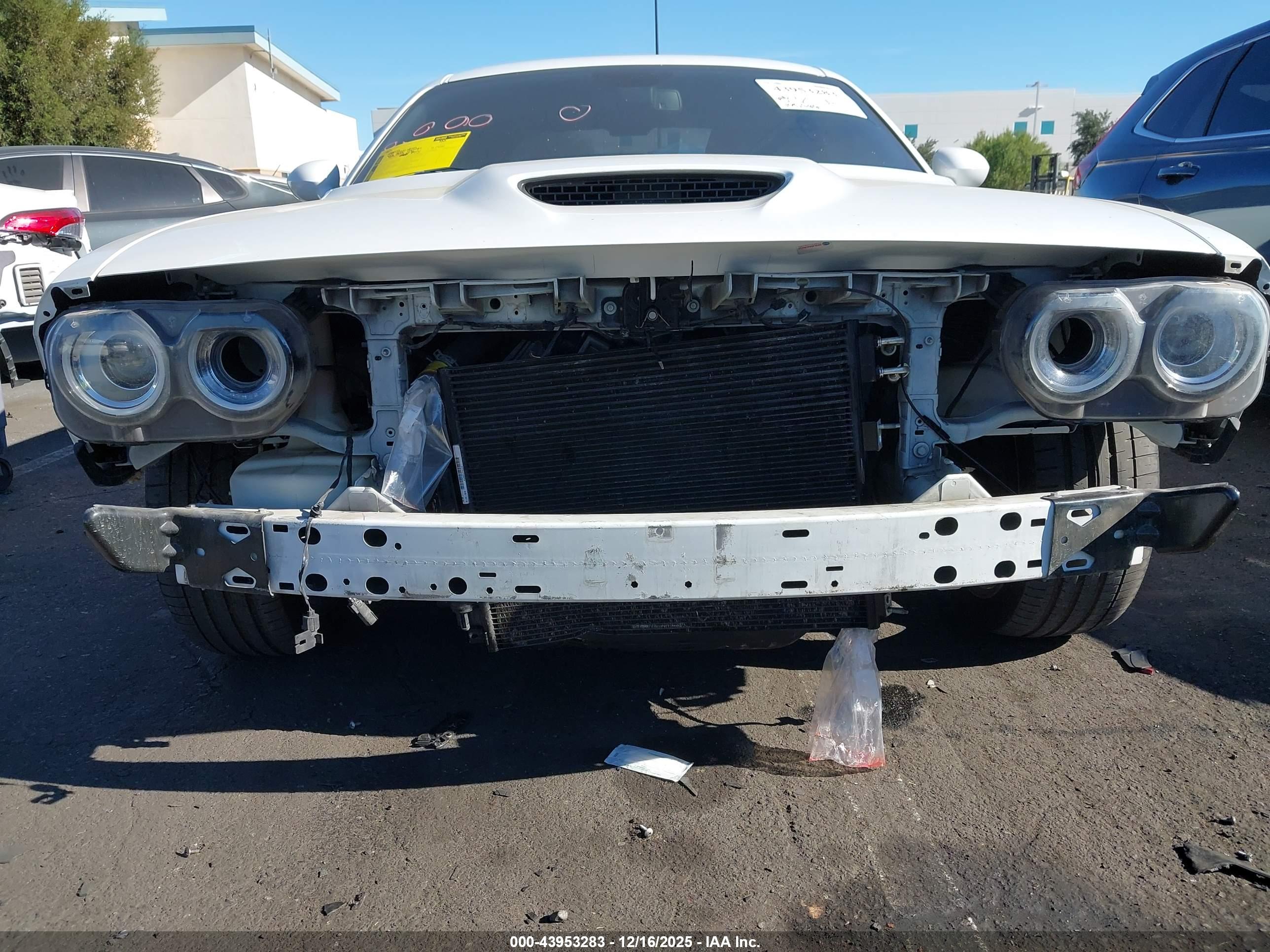 DODGE CHALLENGER image 6