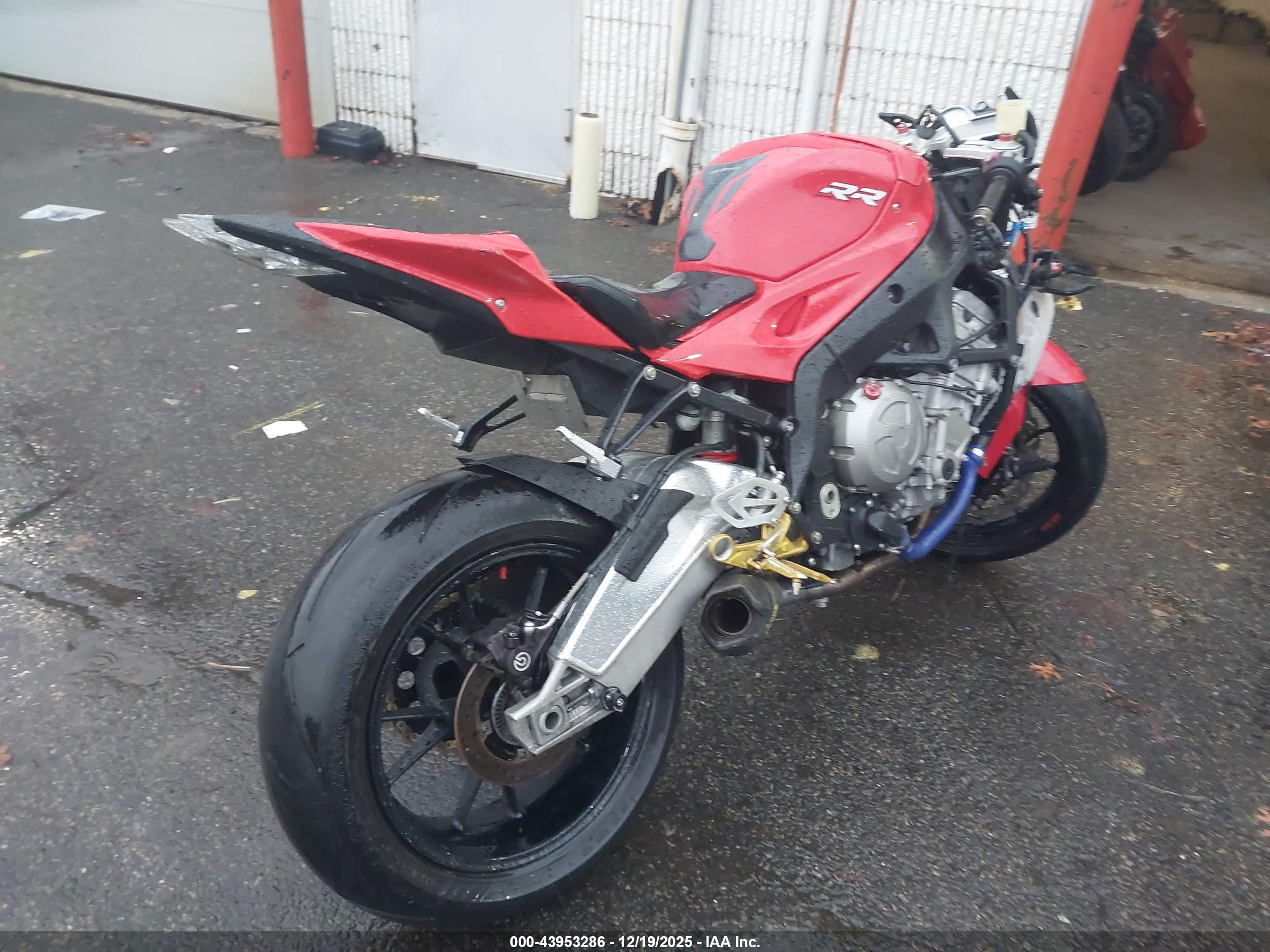 BMW S image 4