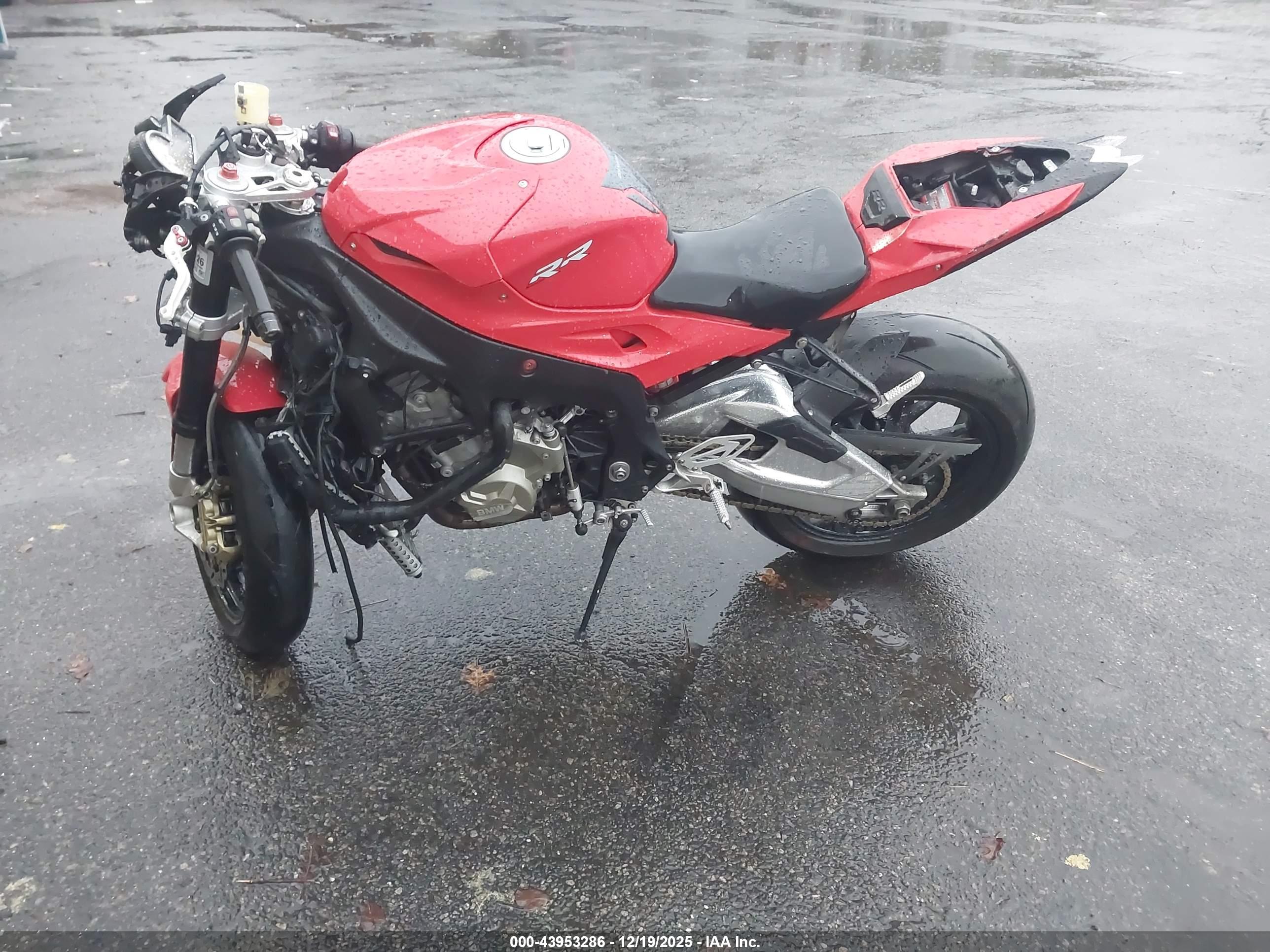 BMW S image 9