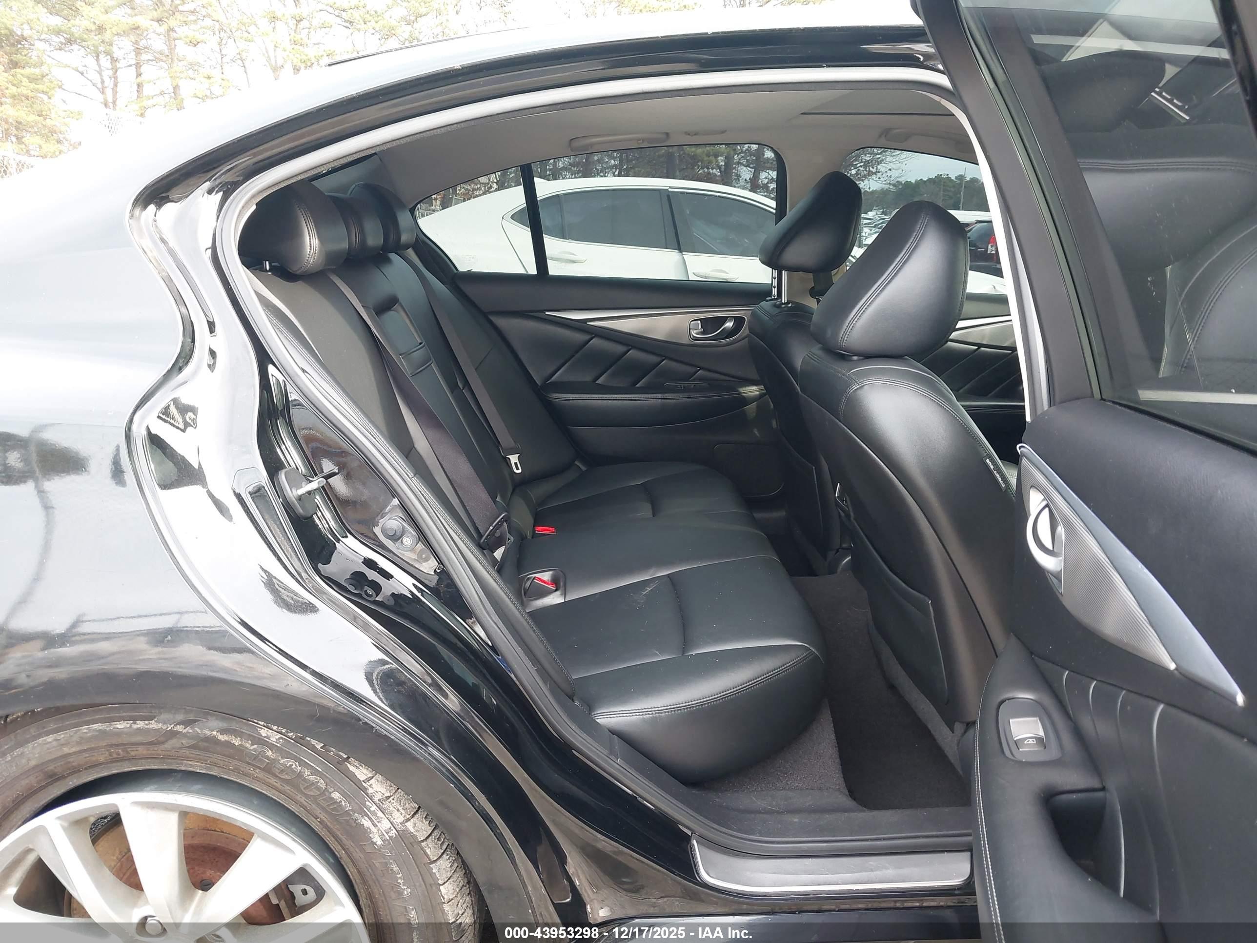 INFINITI Q50 image 8