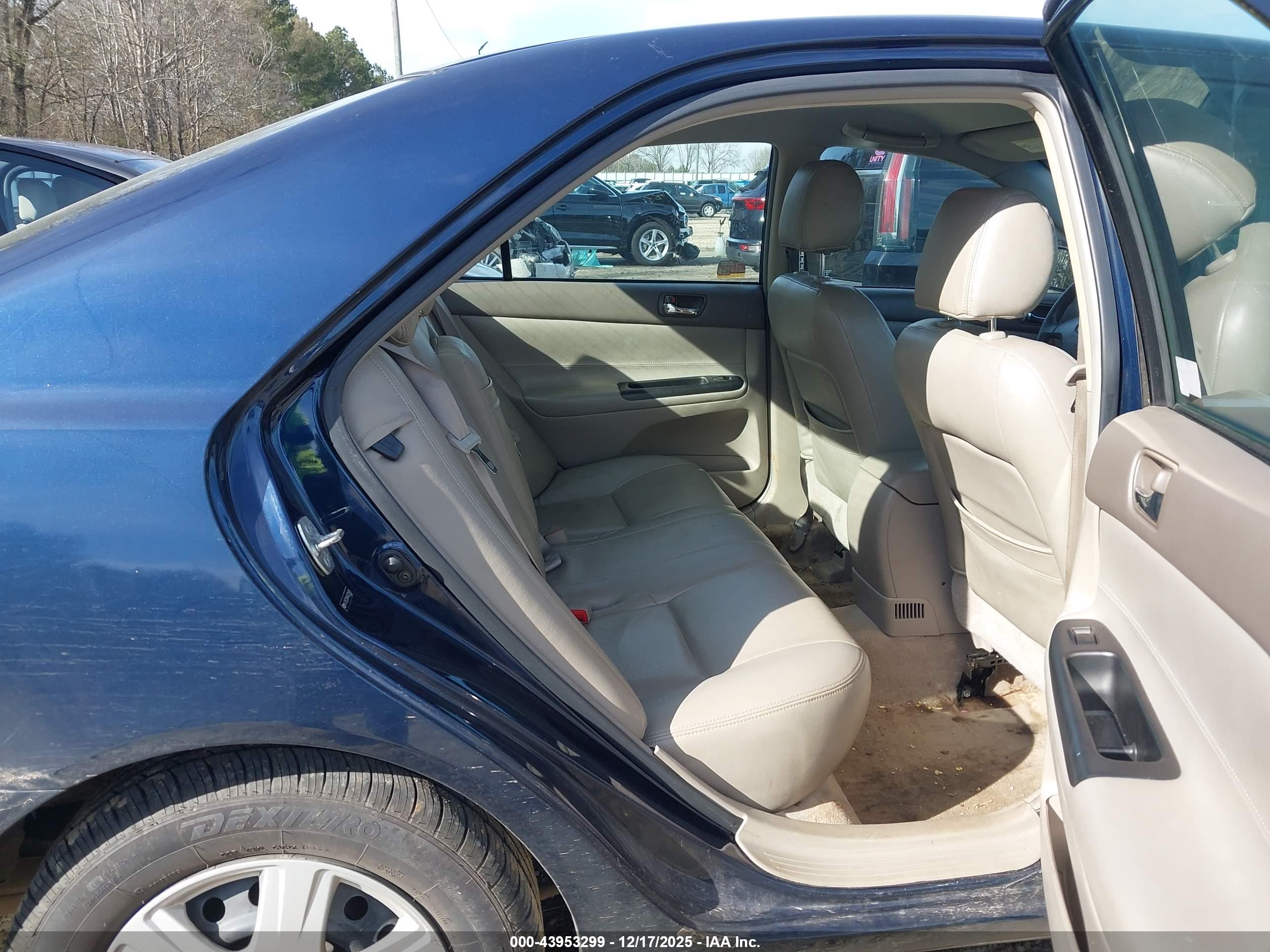 TOYOTA CAMRY image 8