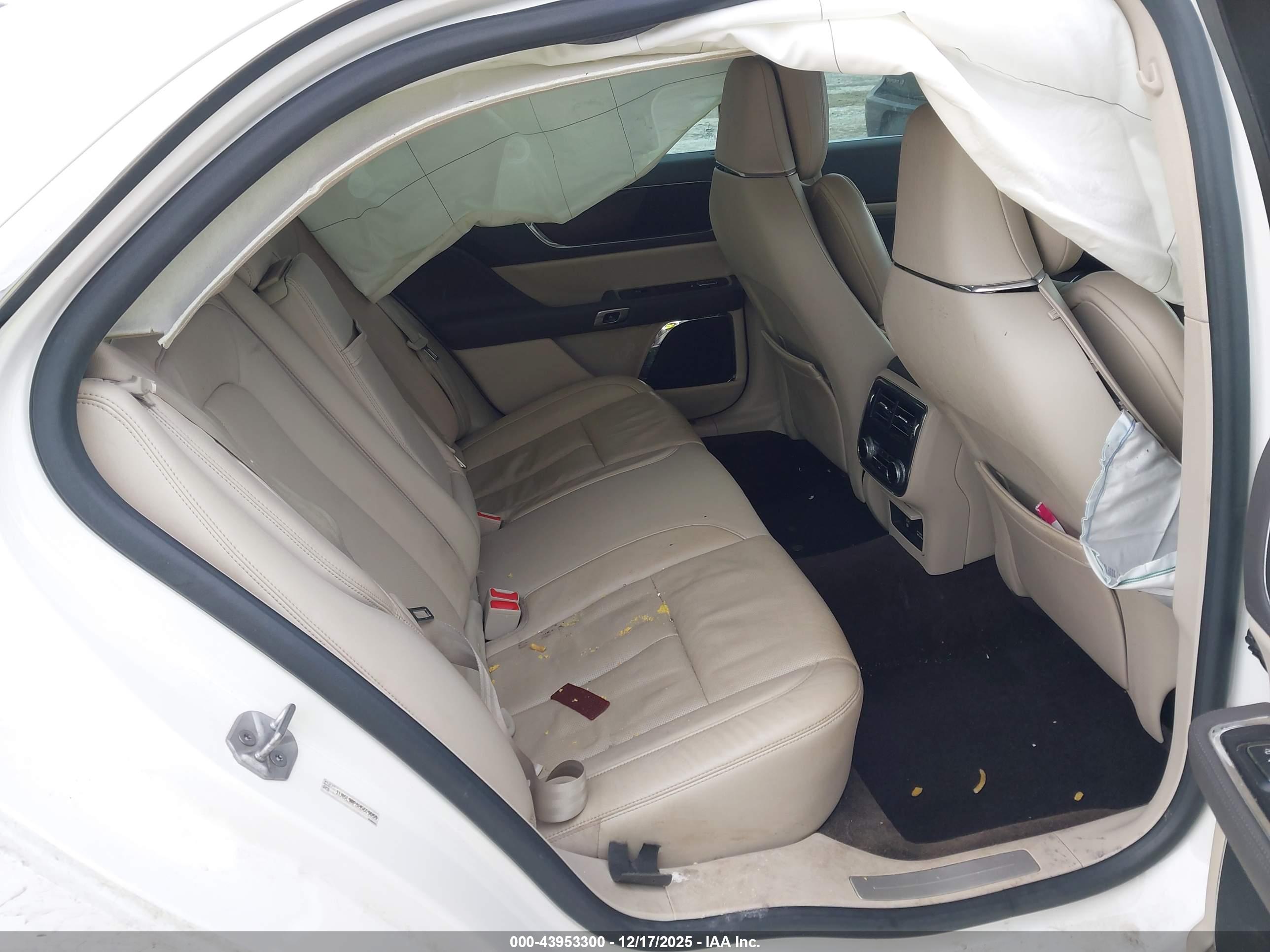 LINCOLN CONTINENTAL image 8