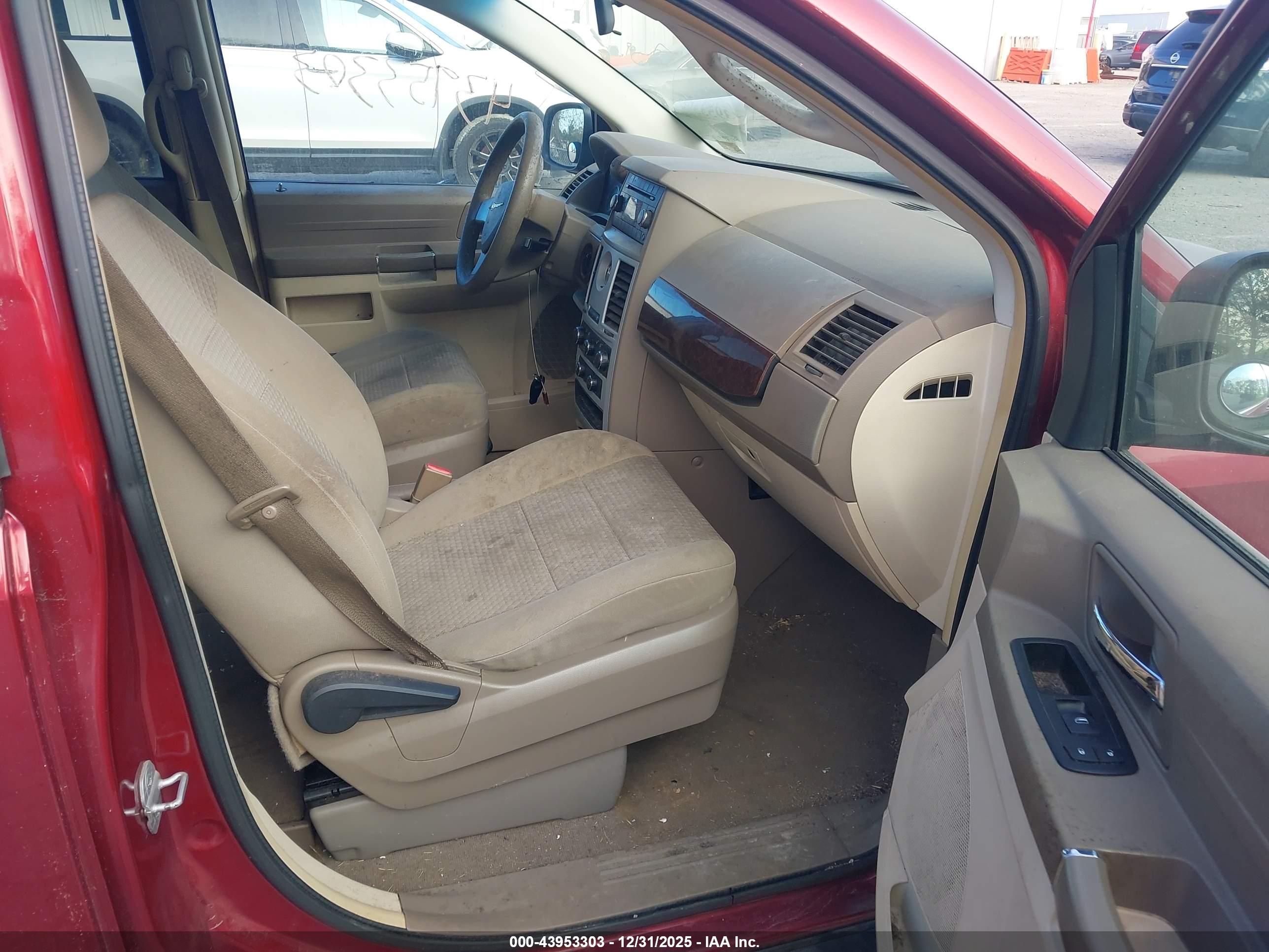 CHRYSLER TOWN image 5
