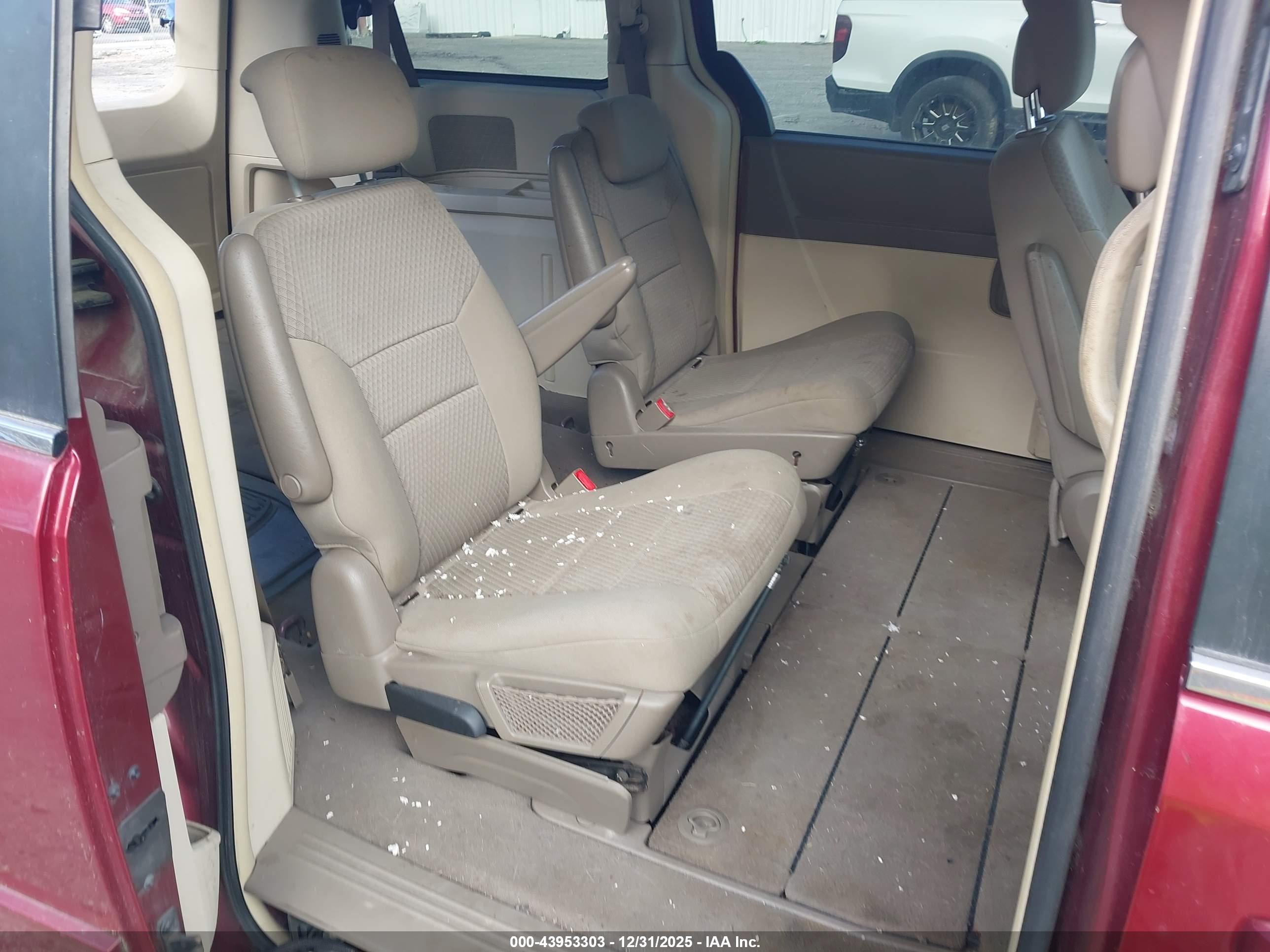 CHRYSLER TOWN image 8