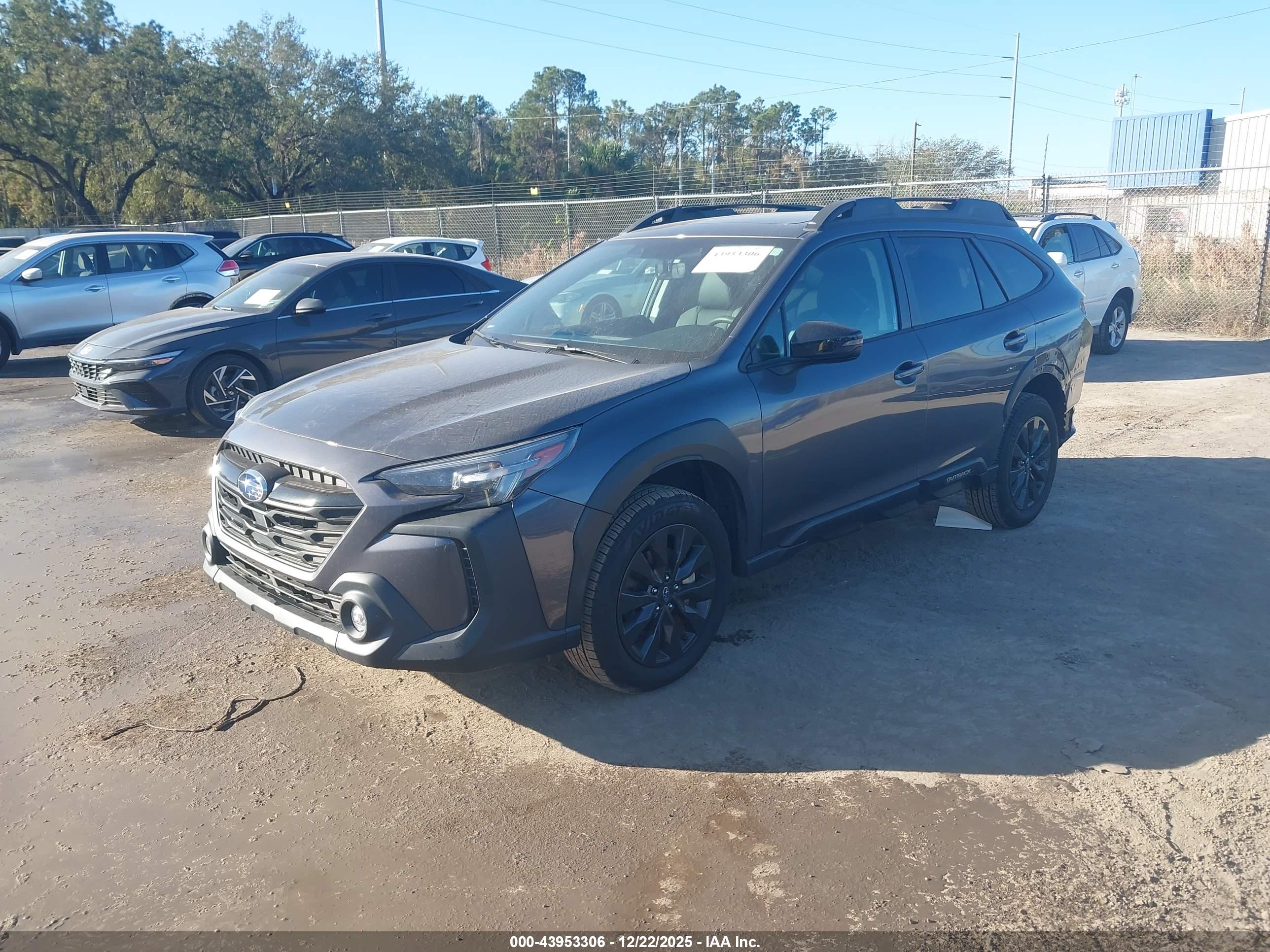 SUBARU OUTBACK image 2