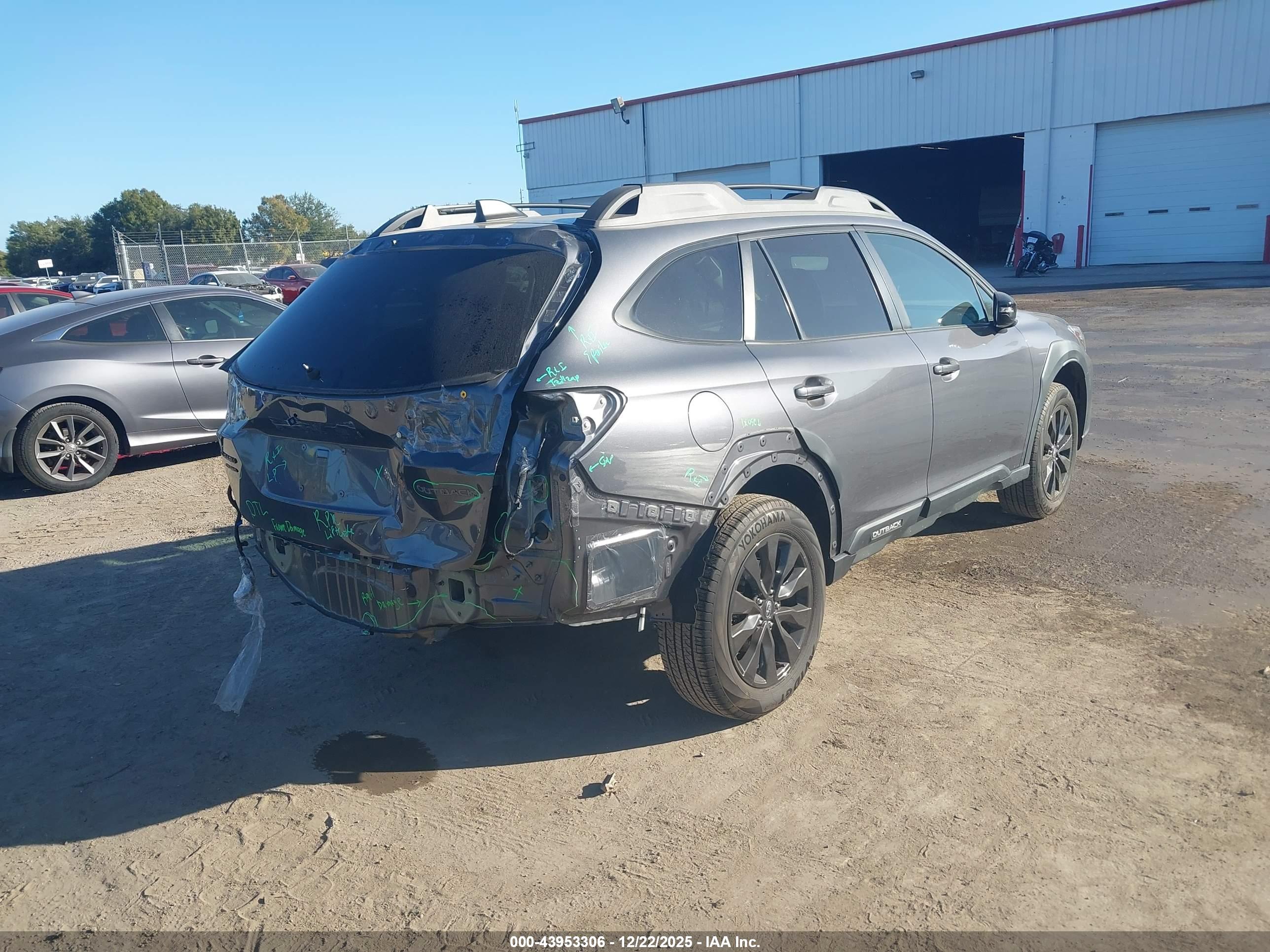 SUBARU OUTBACK image 4