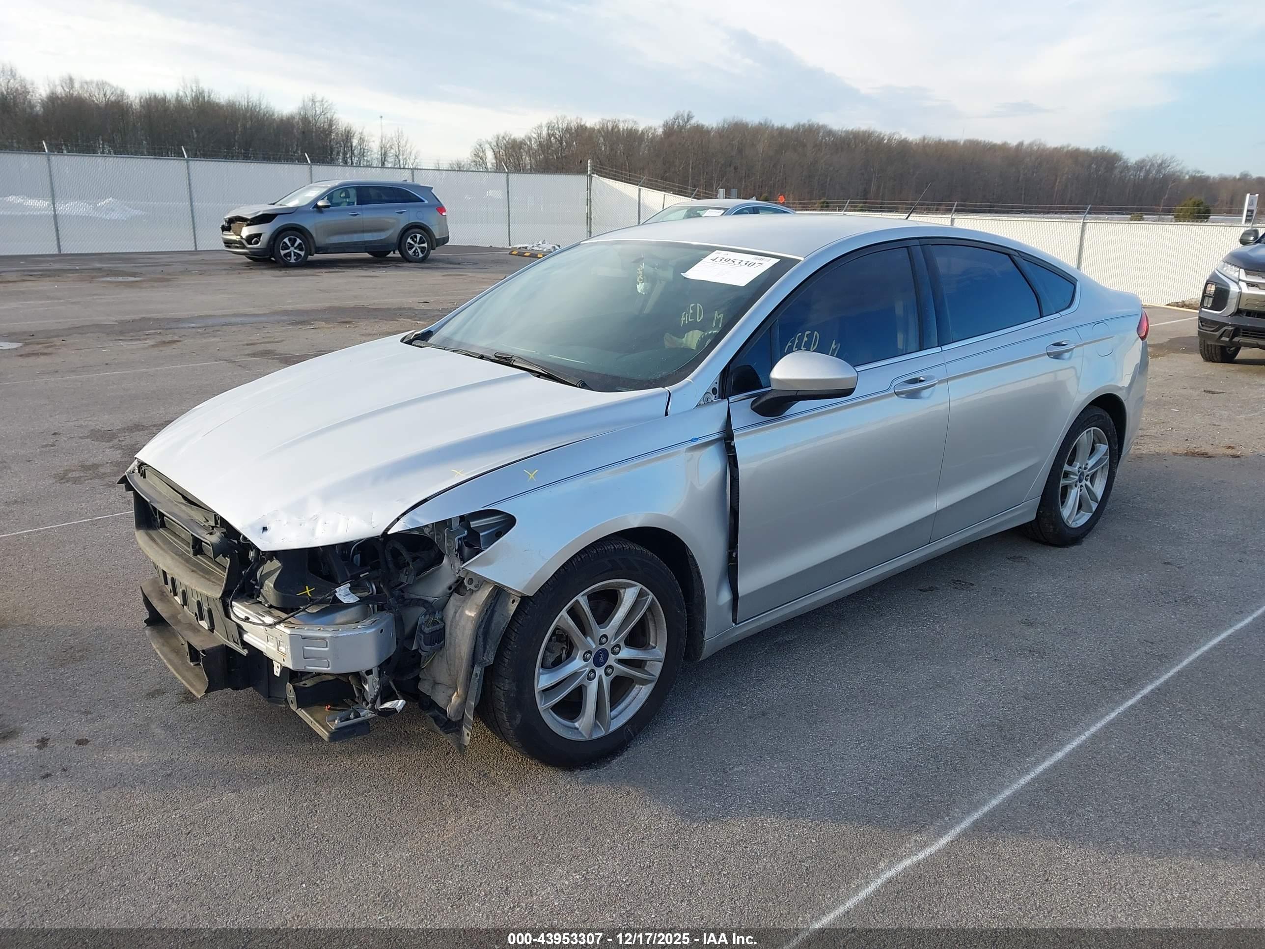 FORD FUSION image 2