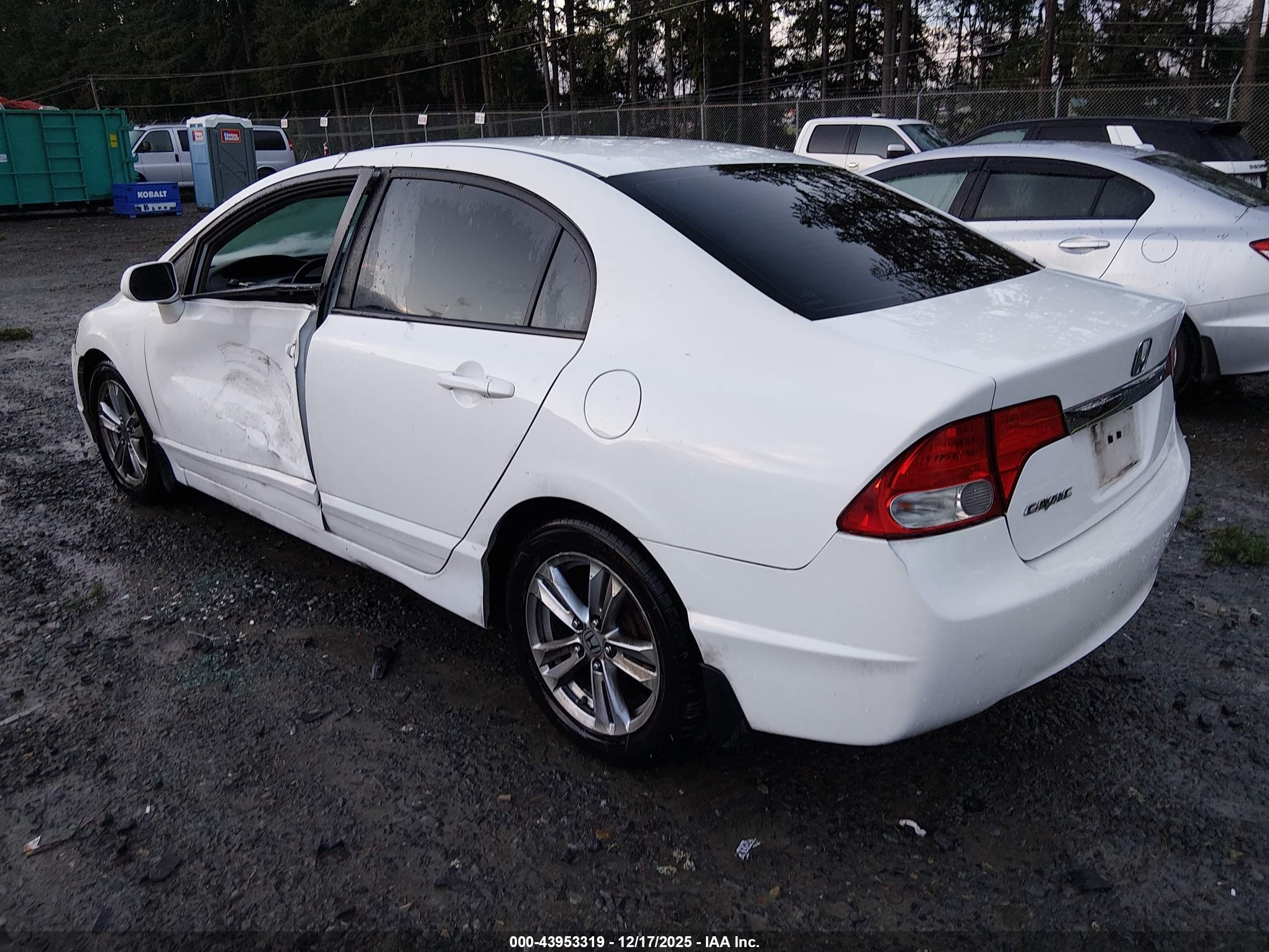 HONDA CIVIC image 3