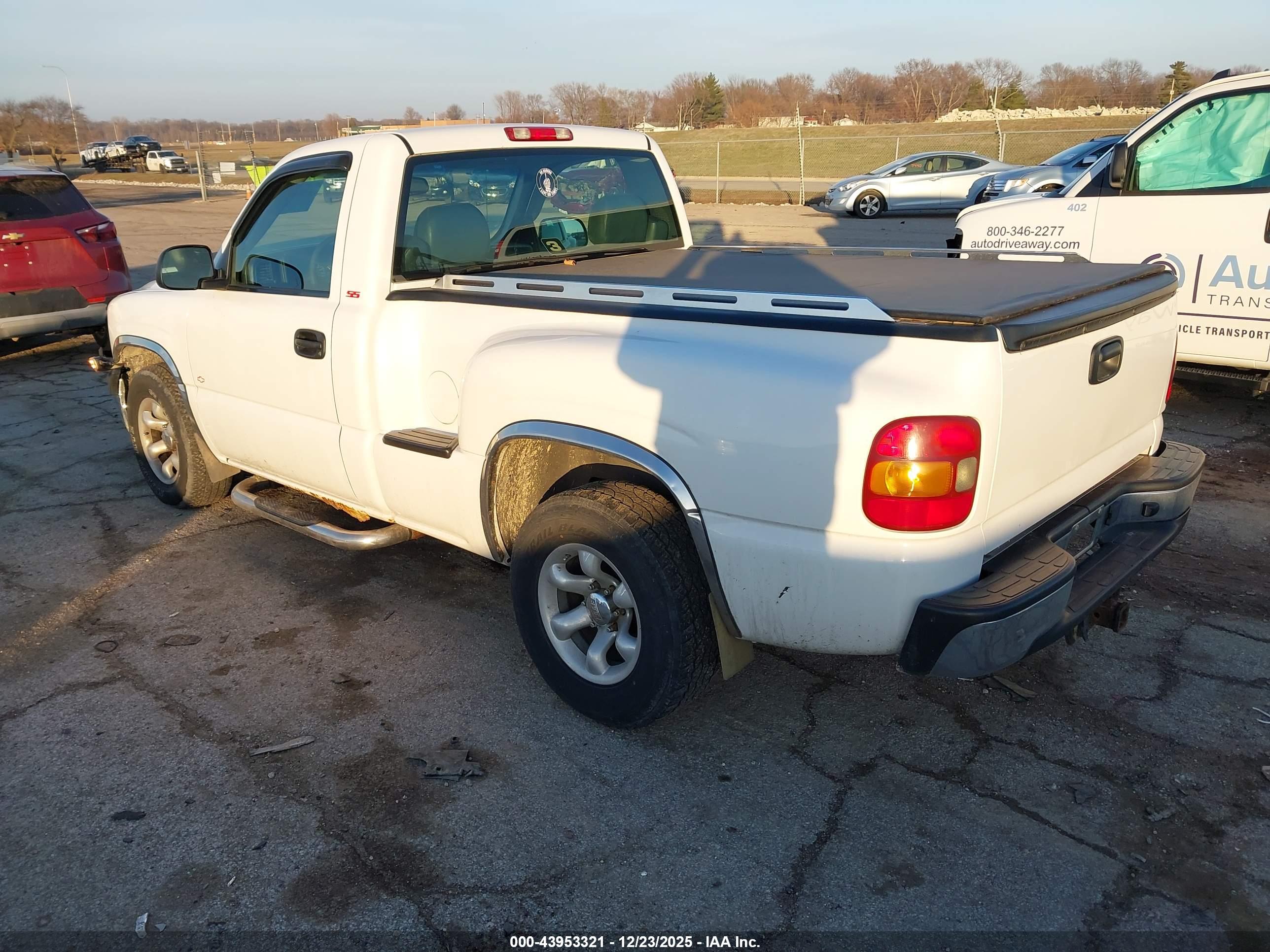 CHEVROLET SILVERADO image 3