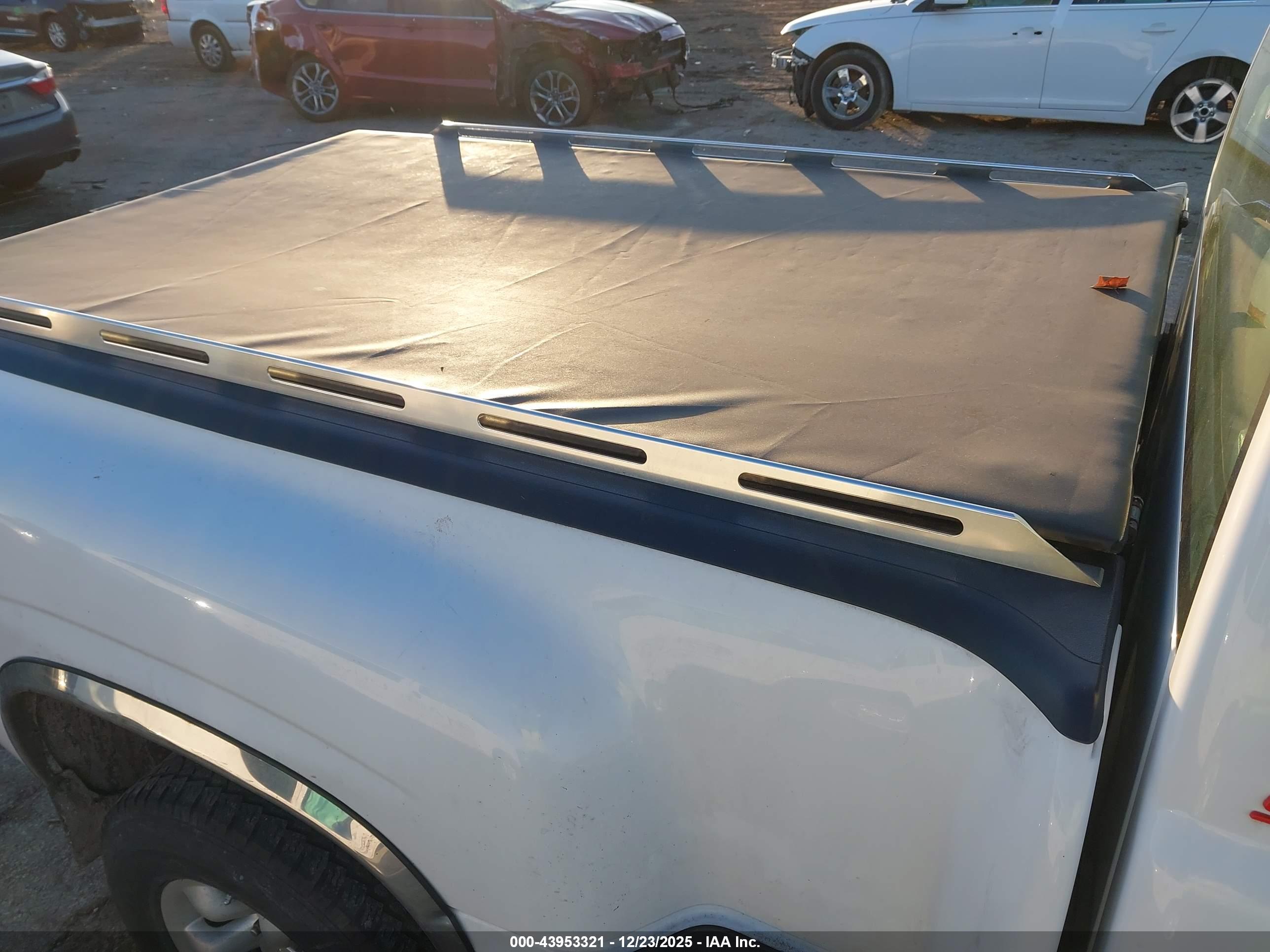 CHEVROLET SILVERADO image 8